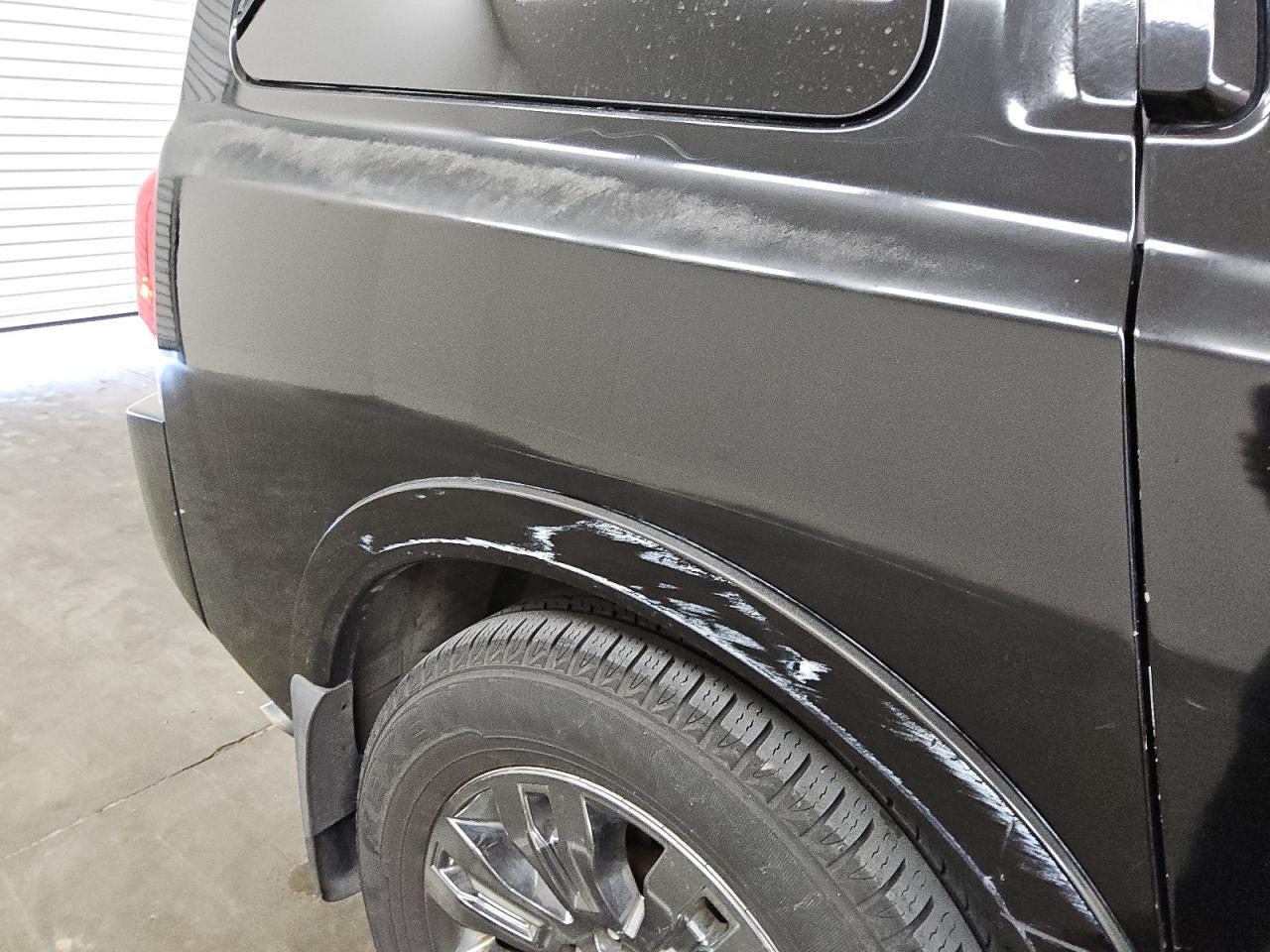 2015 Nissan Armada Platinum Черный vin: 5N1BA0NF2FN609990 Damage: Right Qtr Panel, Peeling, > 12 Inches