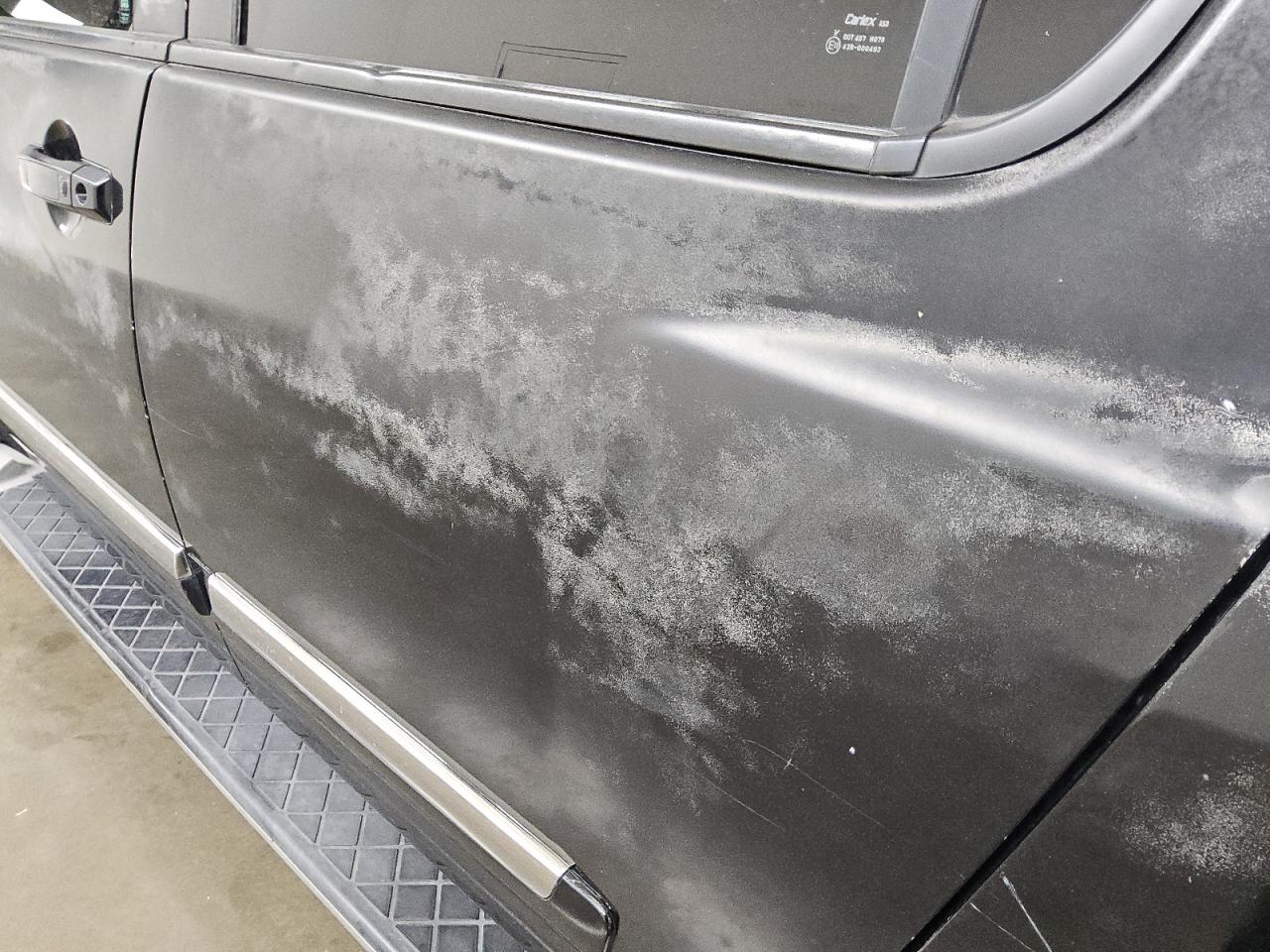 2015 Nissan Armada Platinum Черный vin: 5N1BA0NF2FN609990 Damage: Left Rear Door, Peeling, > 12 Inches