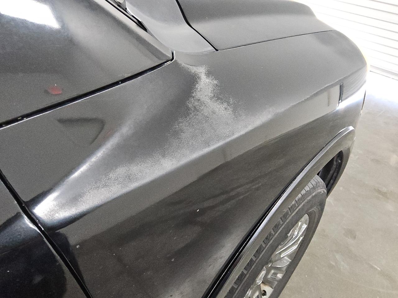2015 Nissan Armada Platinum Черный vin: 5N1BA0NF2FN609990 Damage: Right Front Fender, Peeling, > 12 Inches