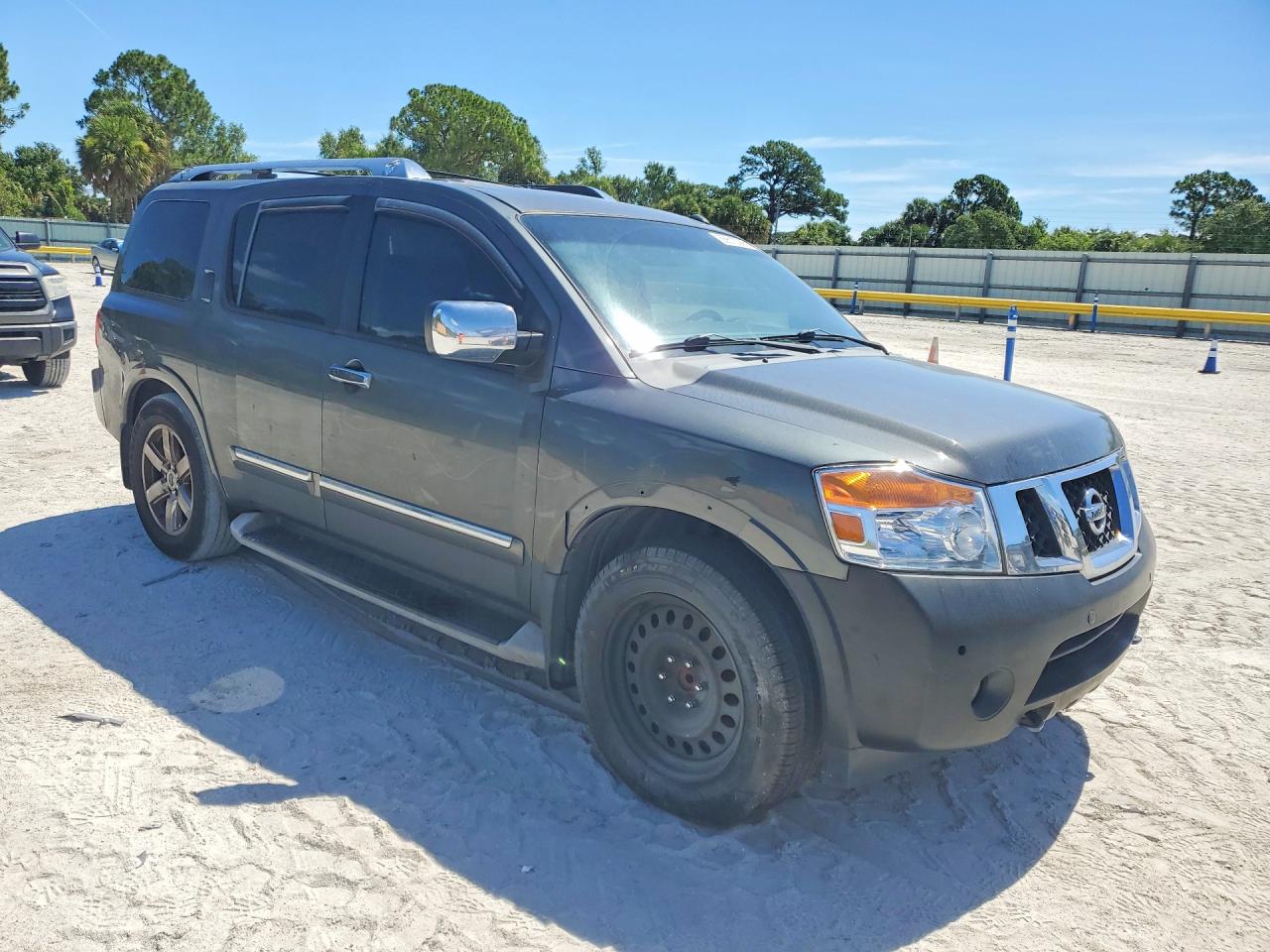2011 Nissan Armada Platinum Charcoal vin: 5N1BA0NF3BN615081