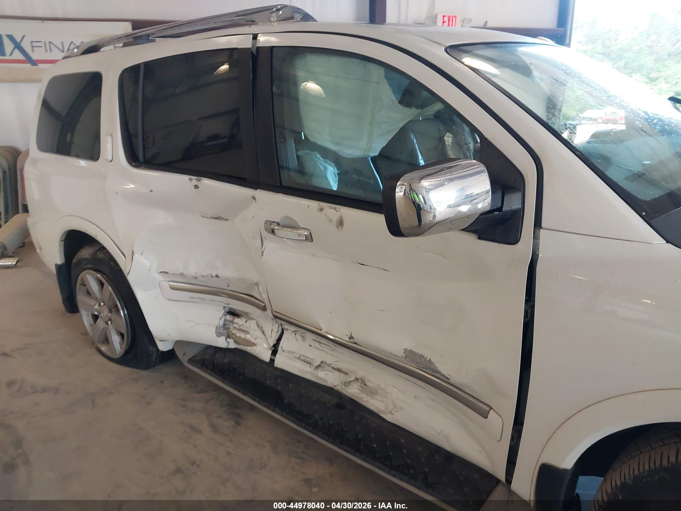 2010 Nissan Armada Platinum White vin: 5N1BA0NF7AN618449