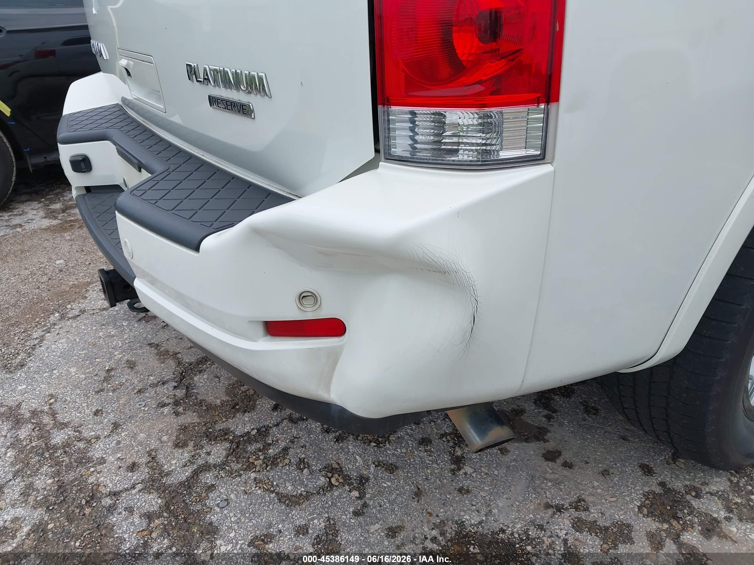 2014 Nissan Armada Platinum White vin: 5N1BA0NF8EN612570