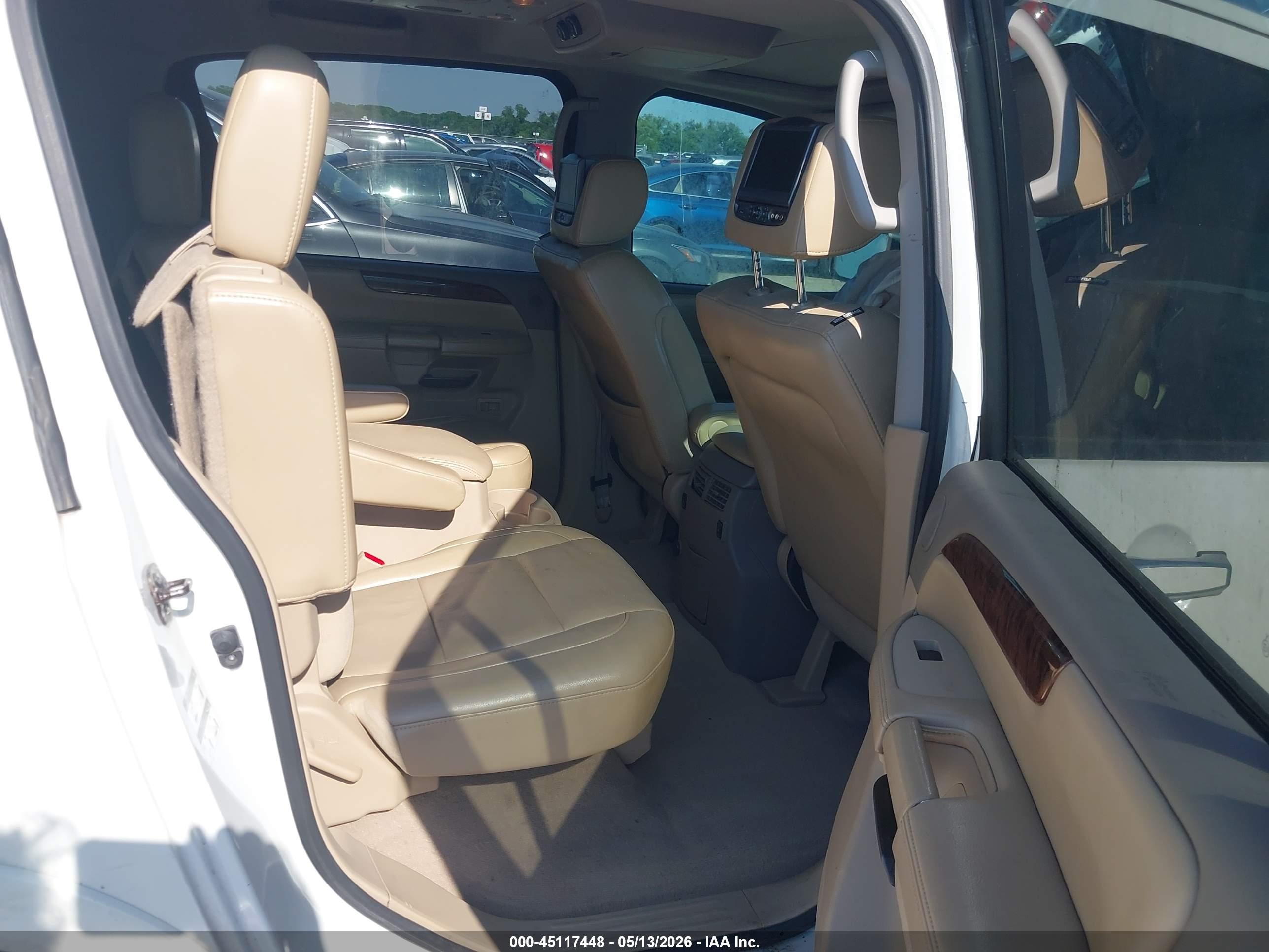 2014 Nissan Armada Platinum White vin: 5N1BA0NF9EN601481