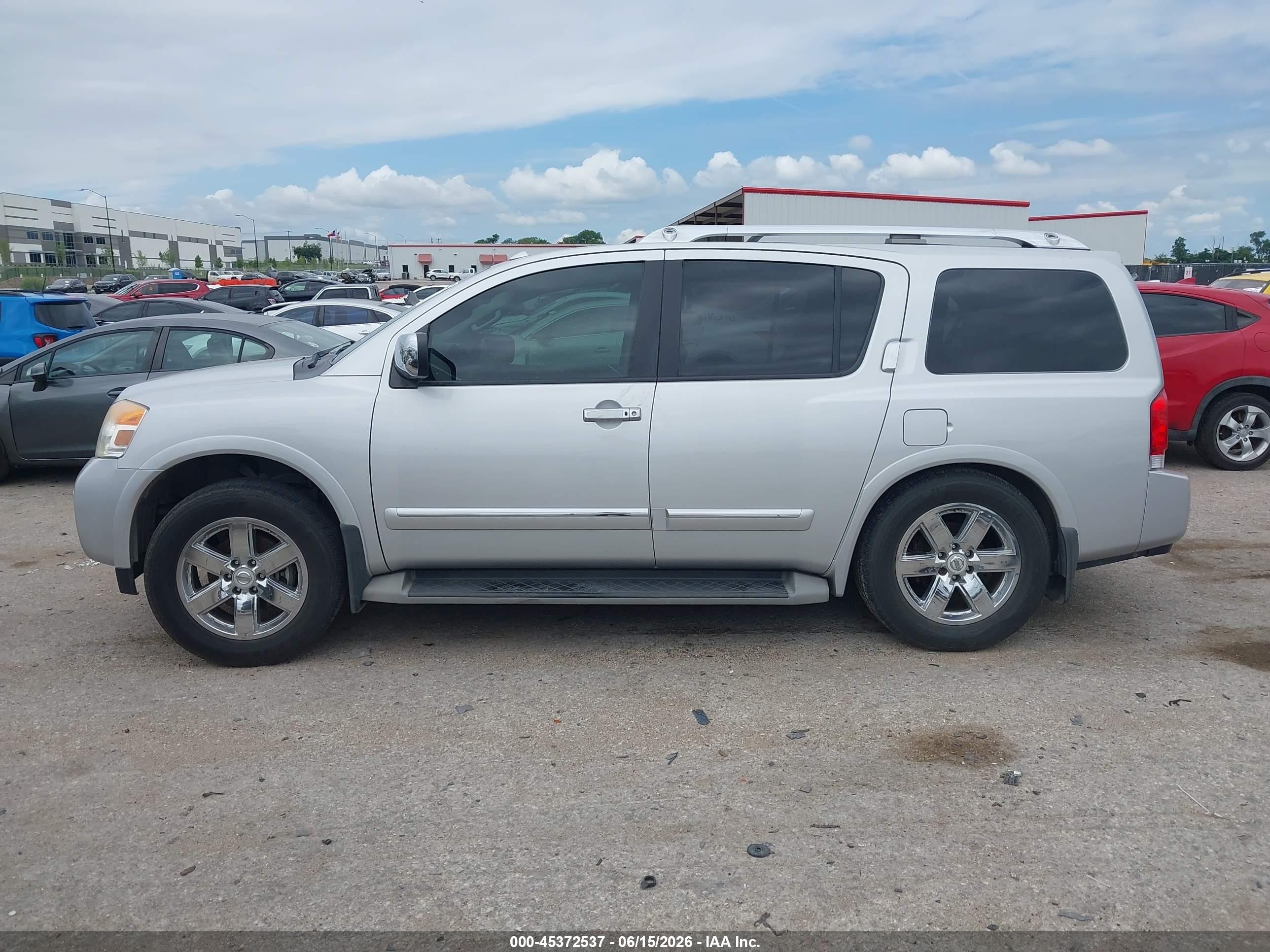 2013 Nissan Armada Platinum Серебряный vin: 5N1BA0NFXDN605103