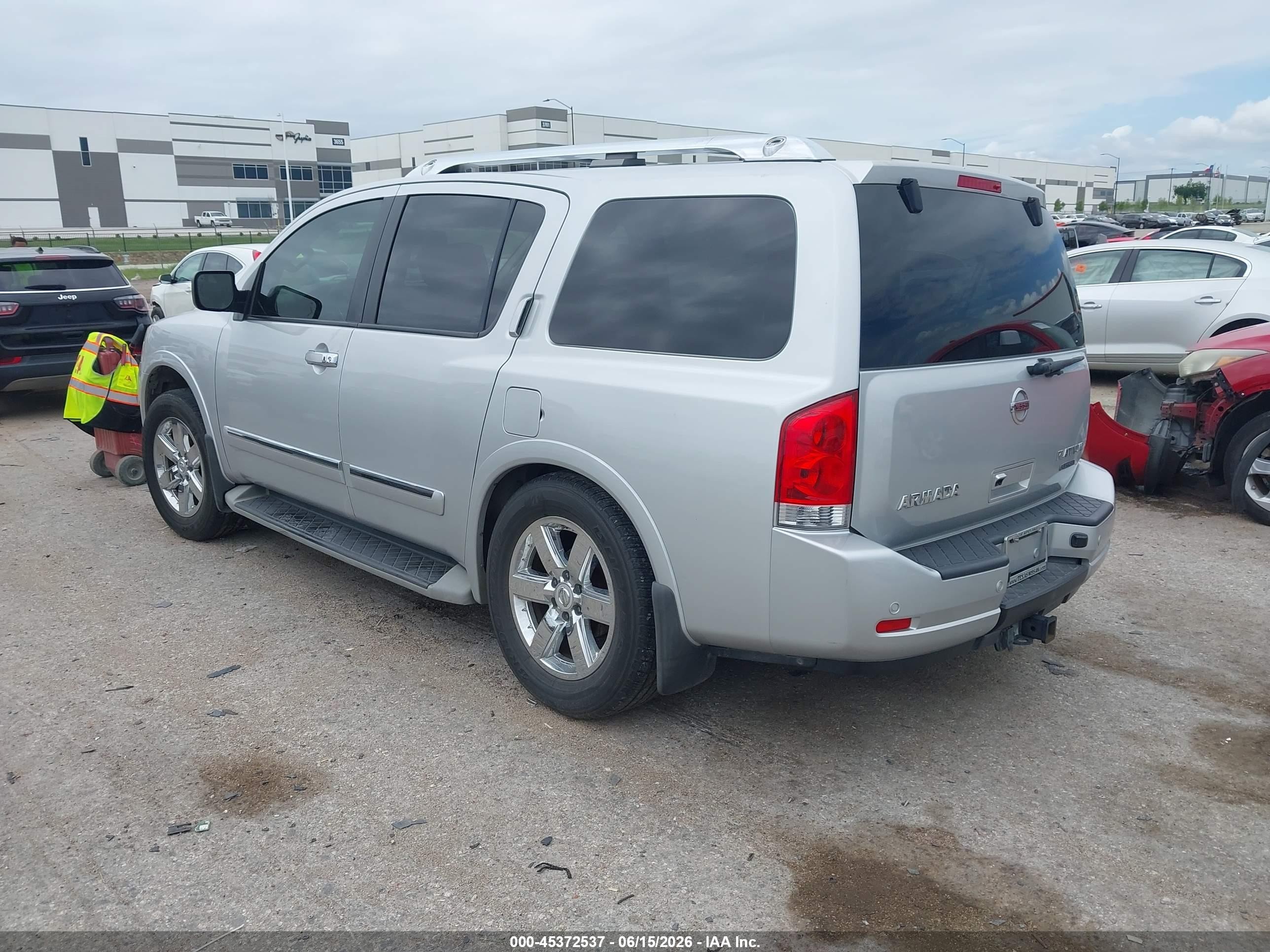 2013 Nissan Armada Platinum Серебряный vin: 5N1BA0NFXDN605103