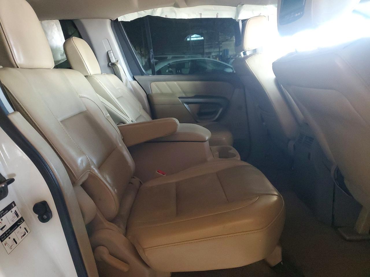 2015 Nissan Armada Platinum White vin: 5N1BA0NFXFN609011