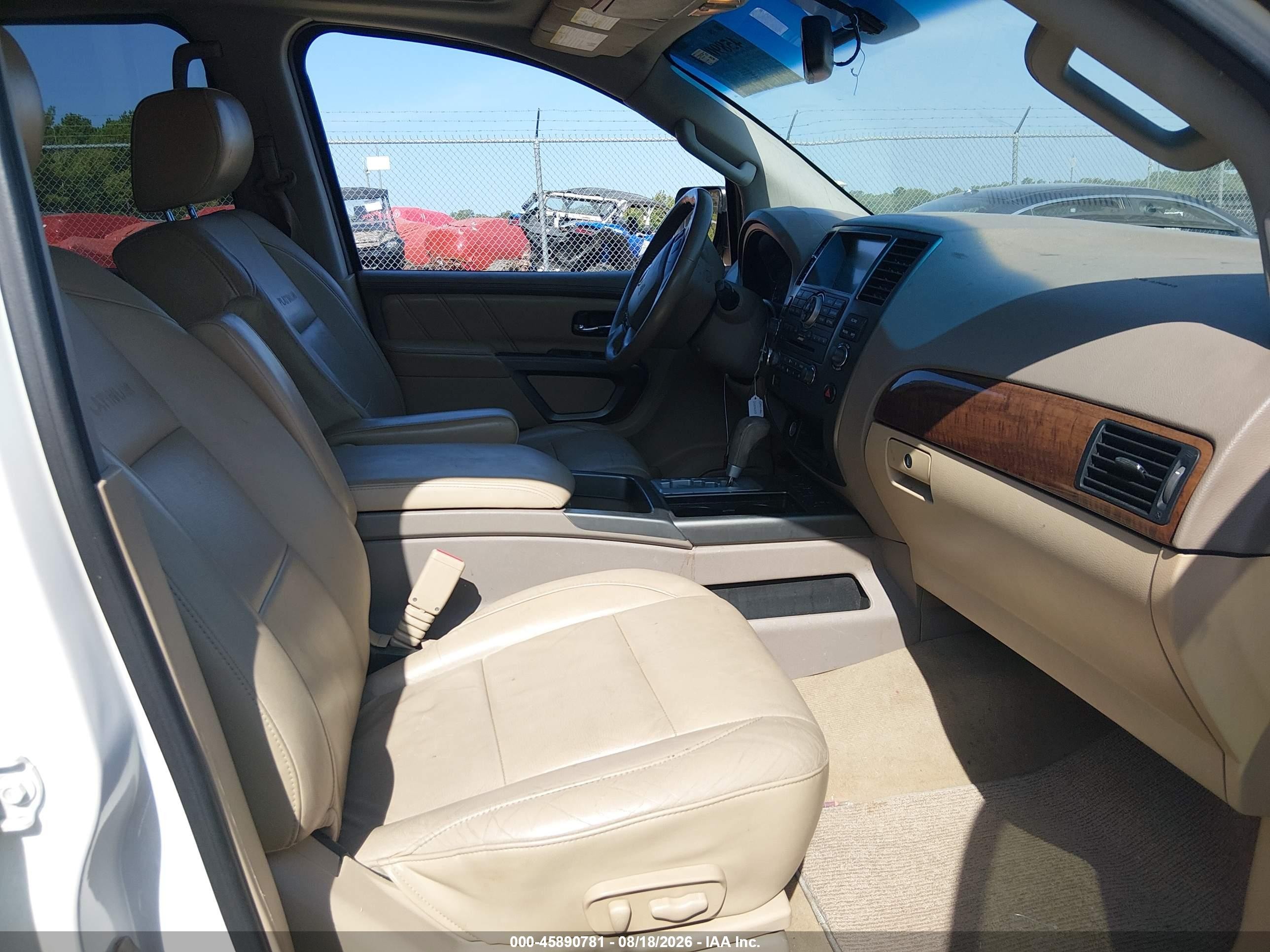 2015 Nissan Armada Platinum White vin: 5N1BA0NFXFN611759