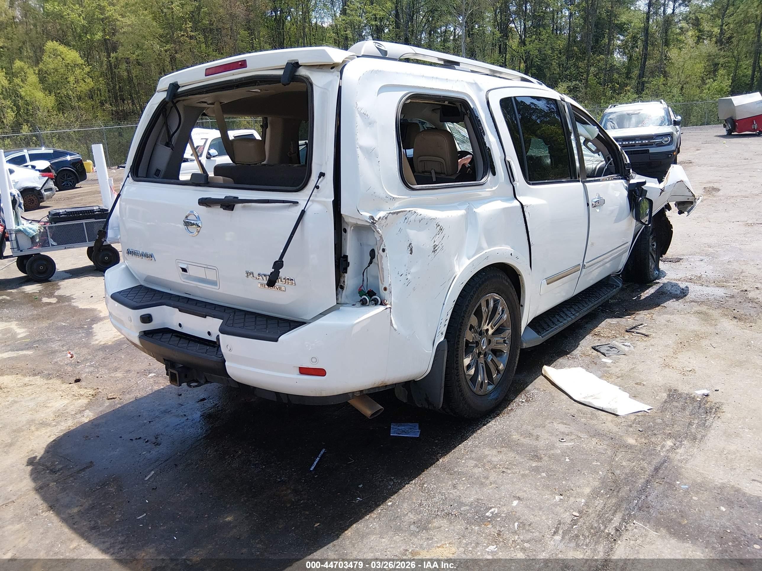2015 Nissan Armada Platinum Белый vin: 5N1BA0NFXFN622082