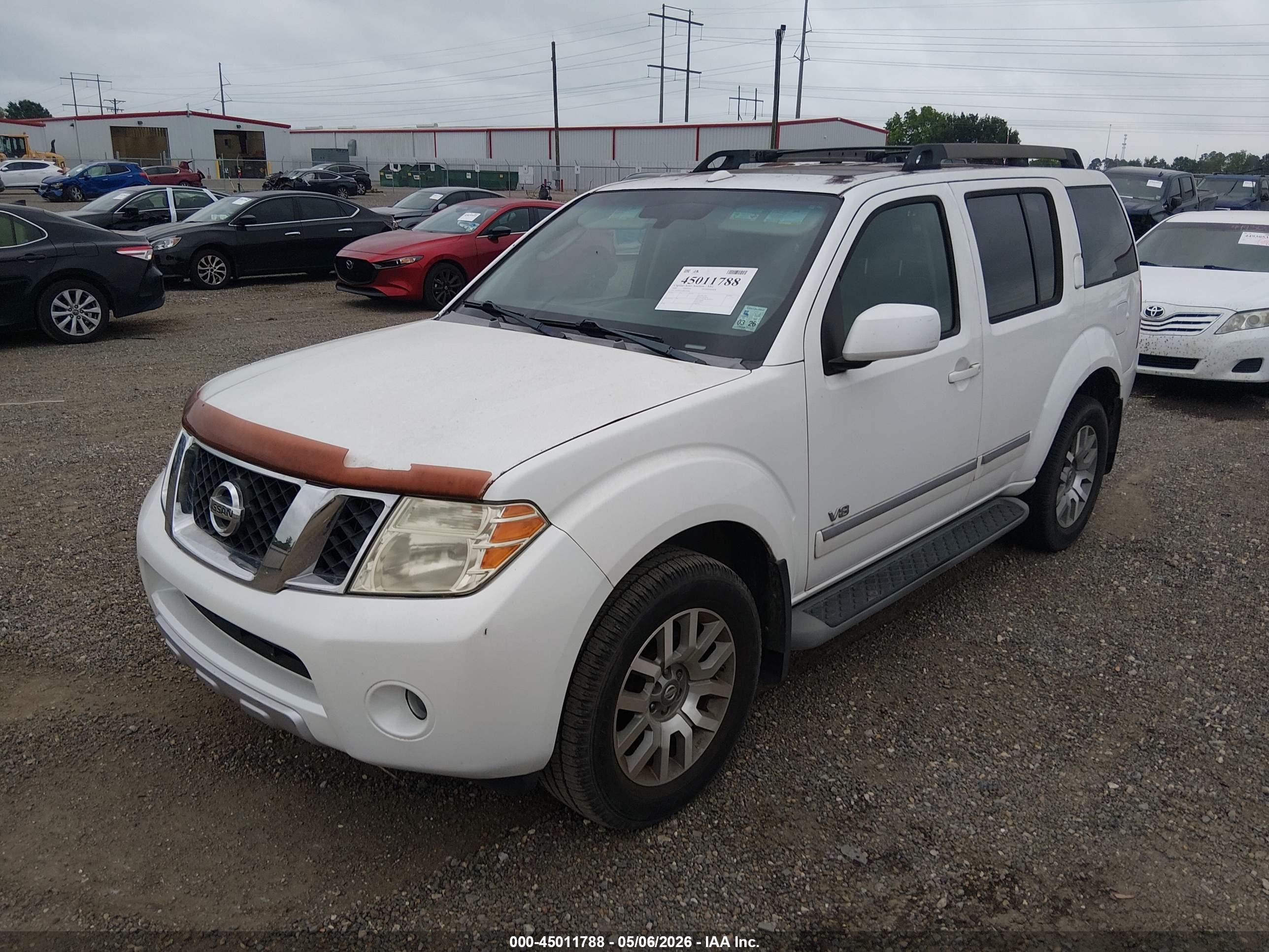 2008 Nissan Pathfinder Le V8 Белый vin: 5N1BR18A28C638046