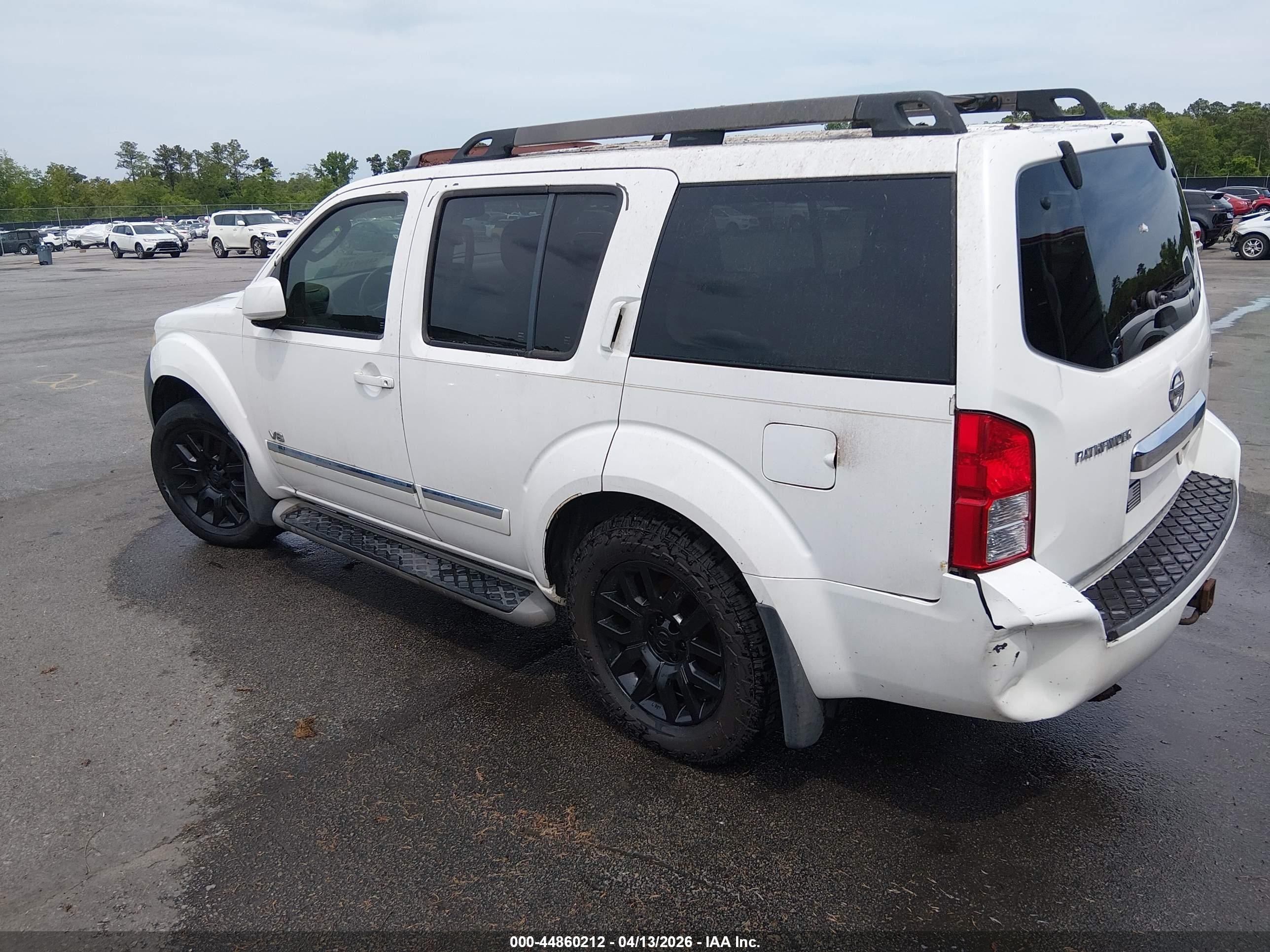 2008 Nissan Pathfinder Le V8 White vin: 5N1BR18AX8C613847
