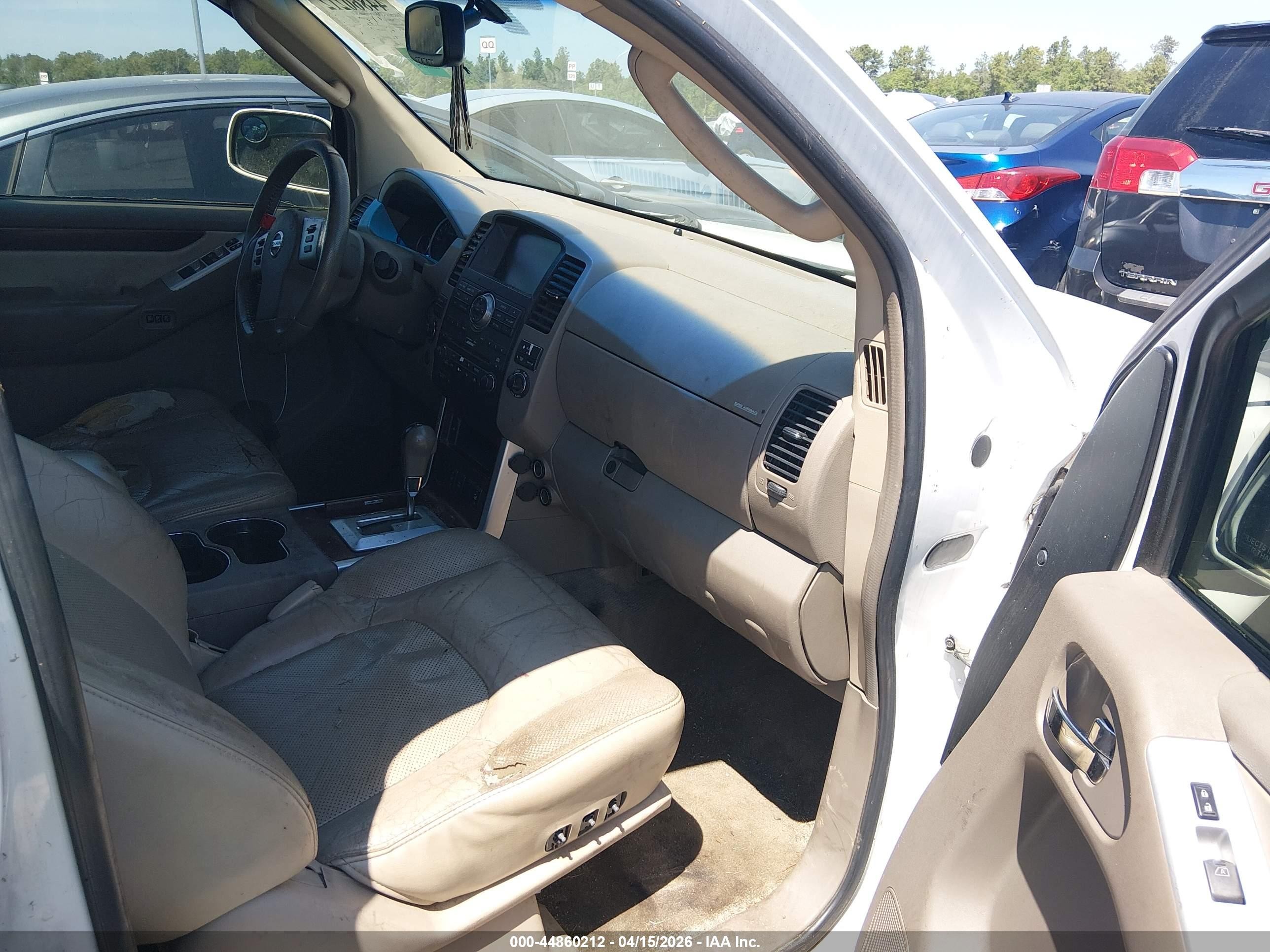 2008 Nissan Pathfinder Le V8 White vin: 5N1BR18AX8C613847