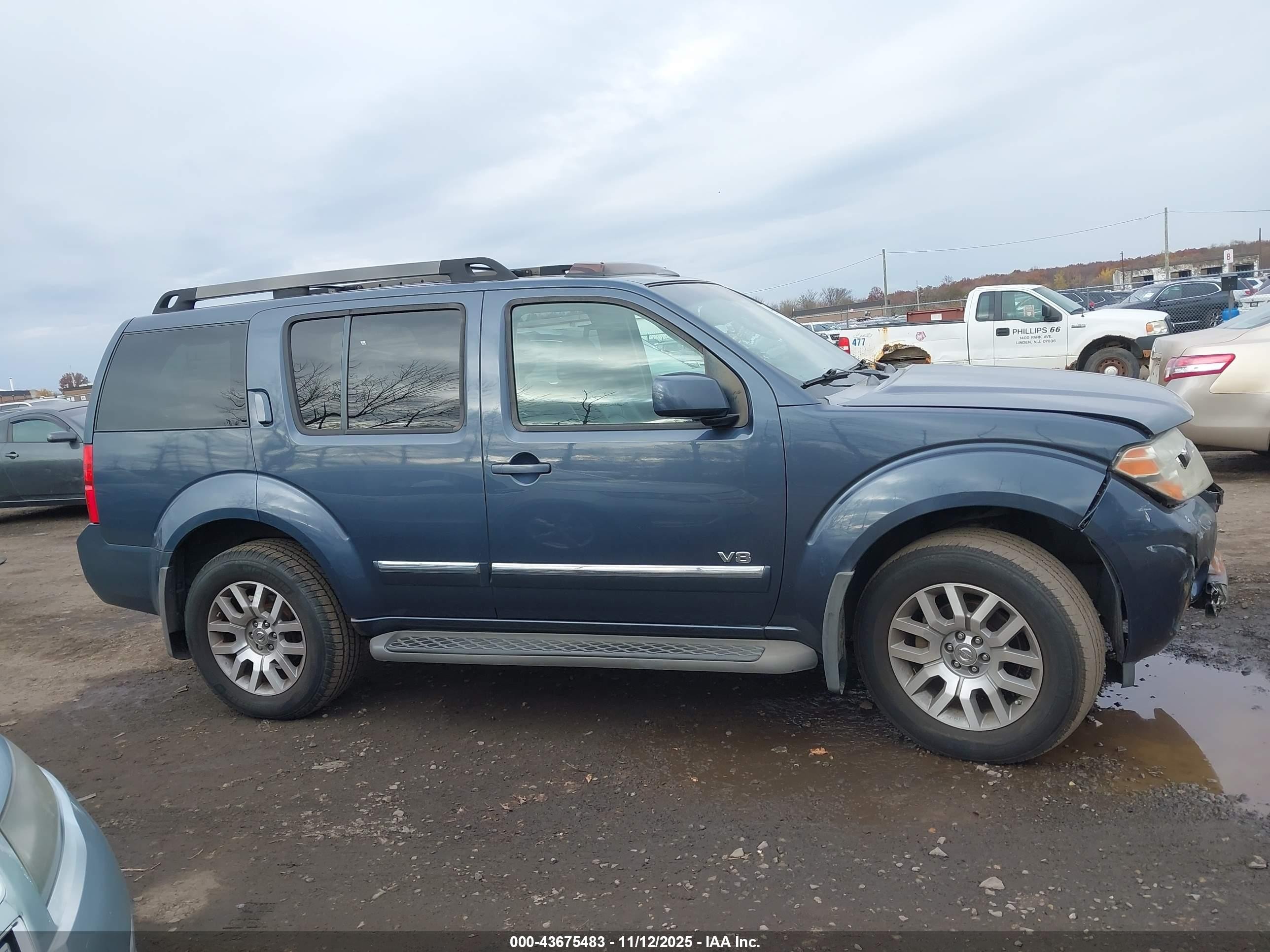 2008 Nissan Pathfinder Le V8 Blue vin: 5N1BR18B88C608705