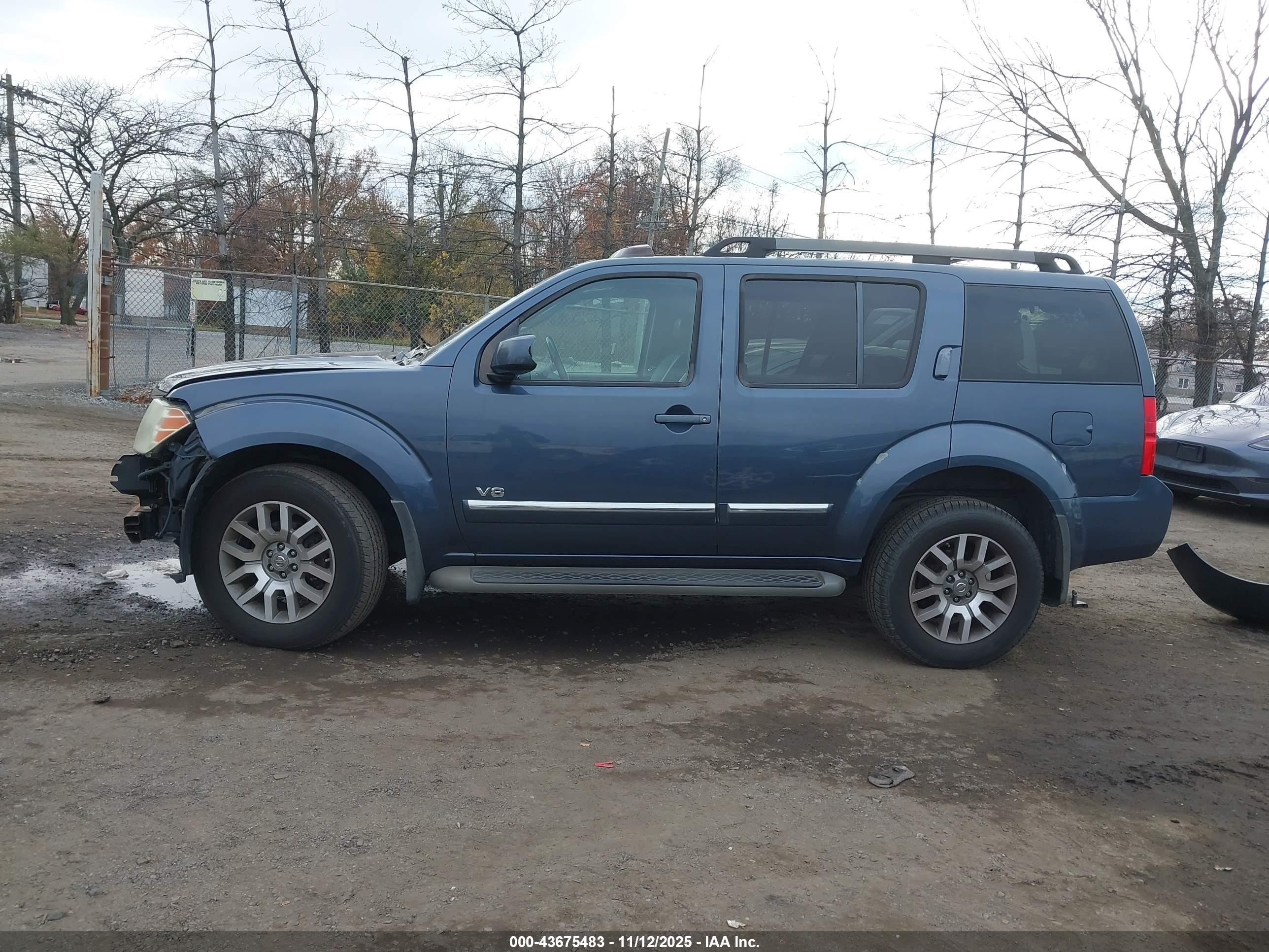 2008 Nissan Pathfinder Le V8 Blue vin: 5N1BR18B88C608705