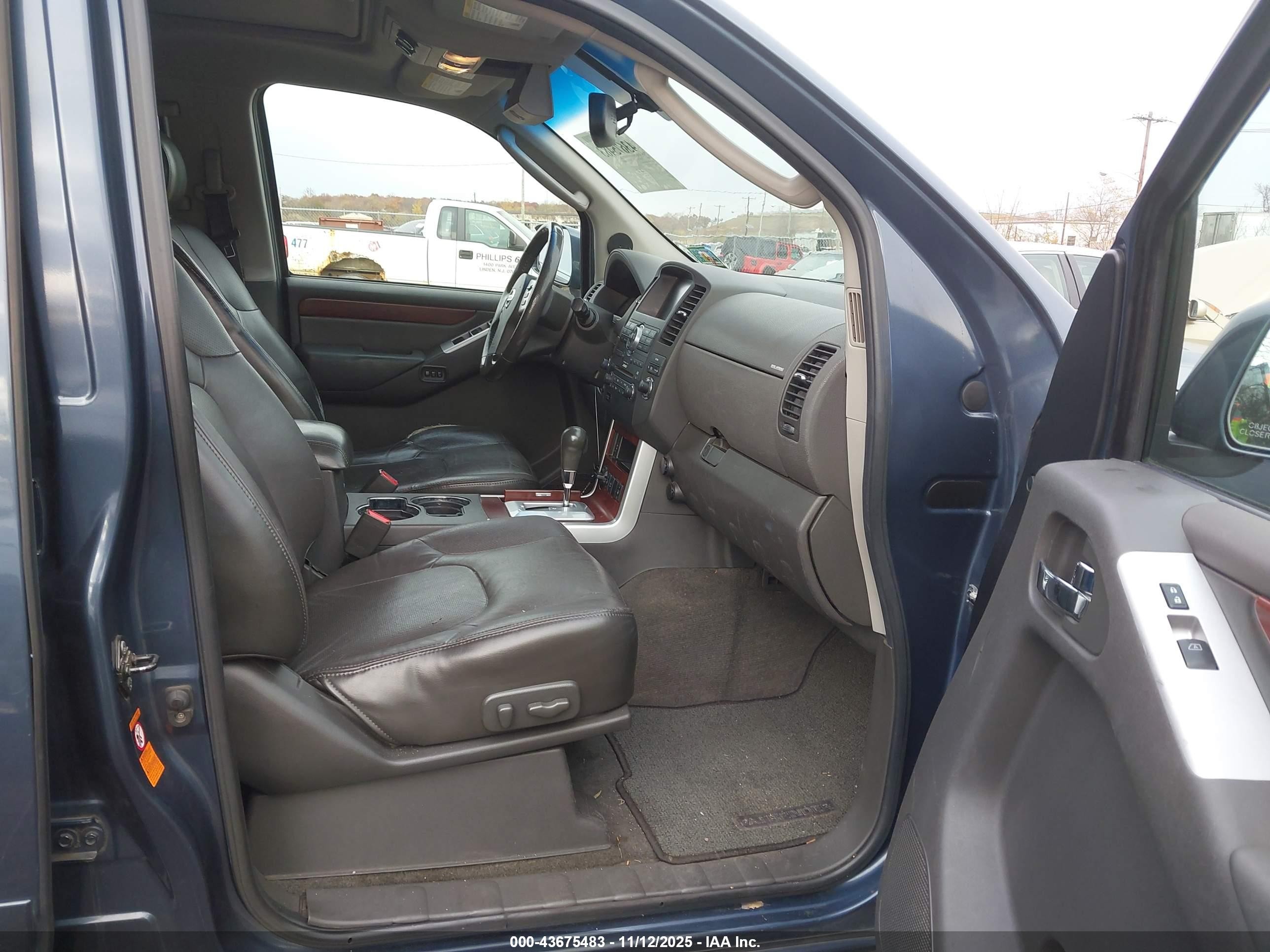 2008 Nissan Pathfinder Le V8 Blue vin: 5N1BR18B88C608705