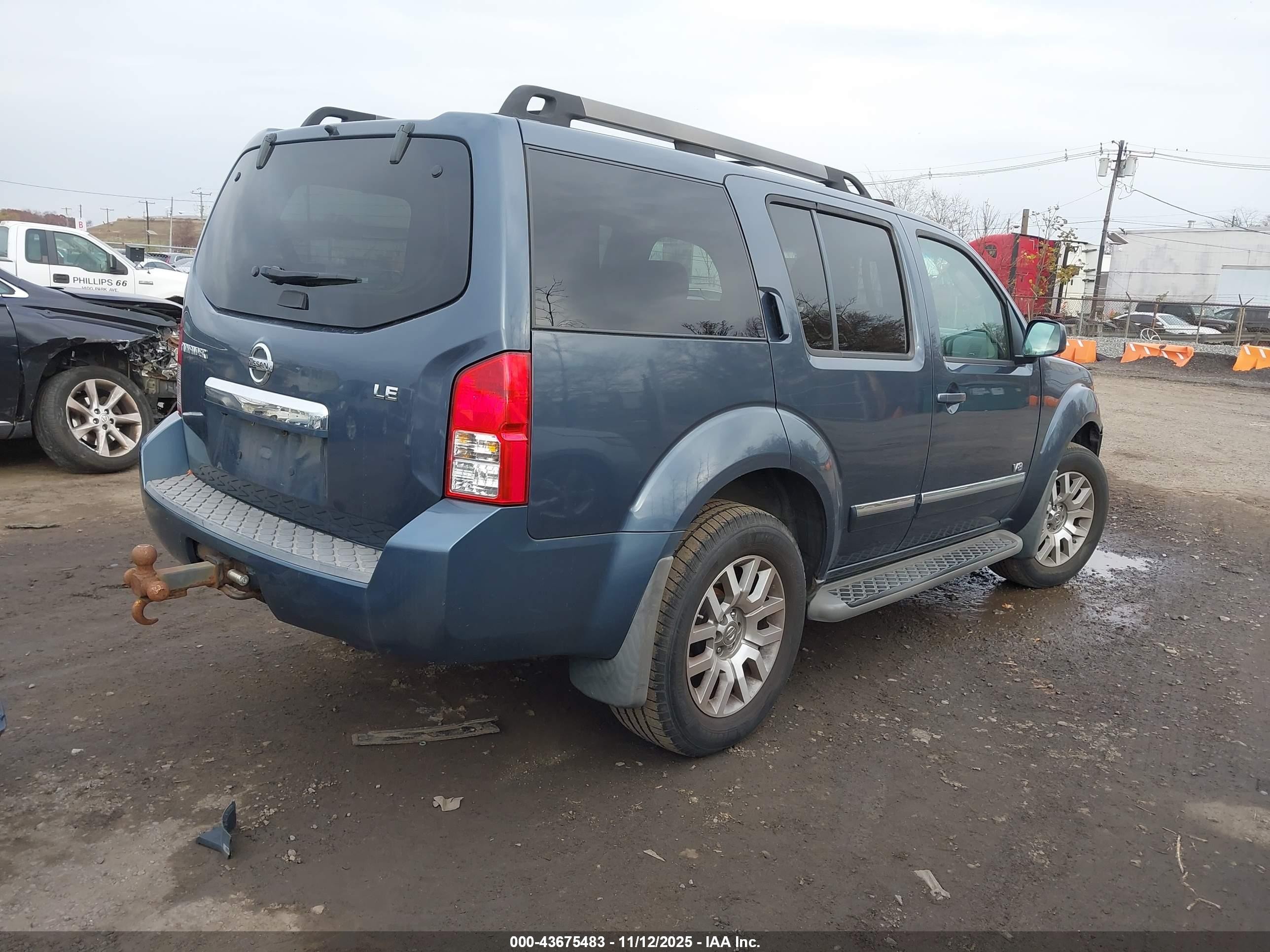 2008 Nissan Pathfinder Le V8 Blue vin: 5N1BR18B88C608705
