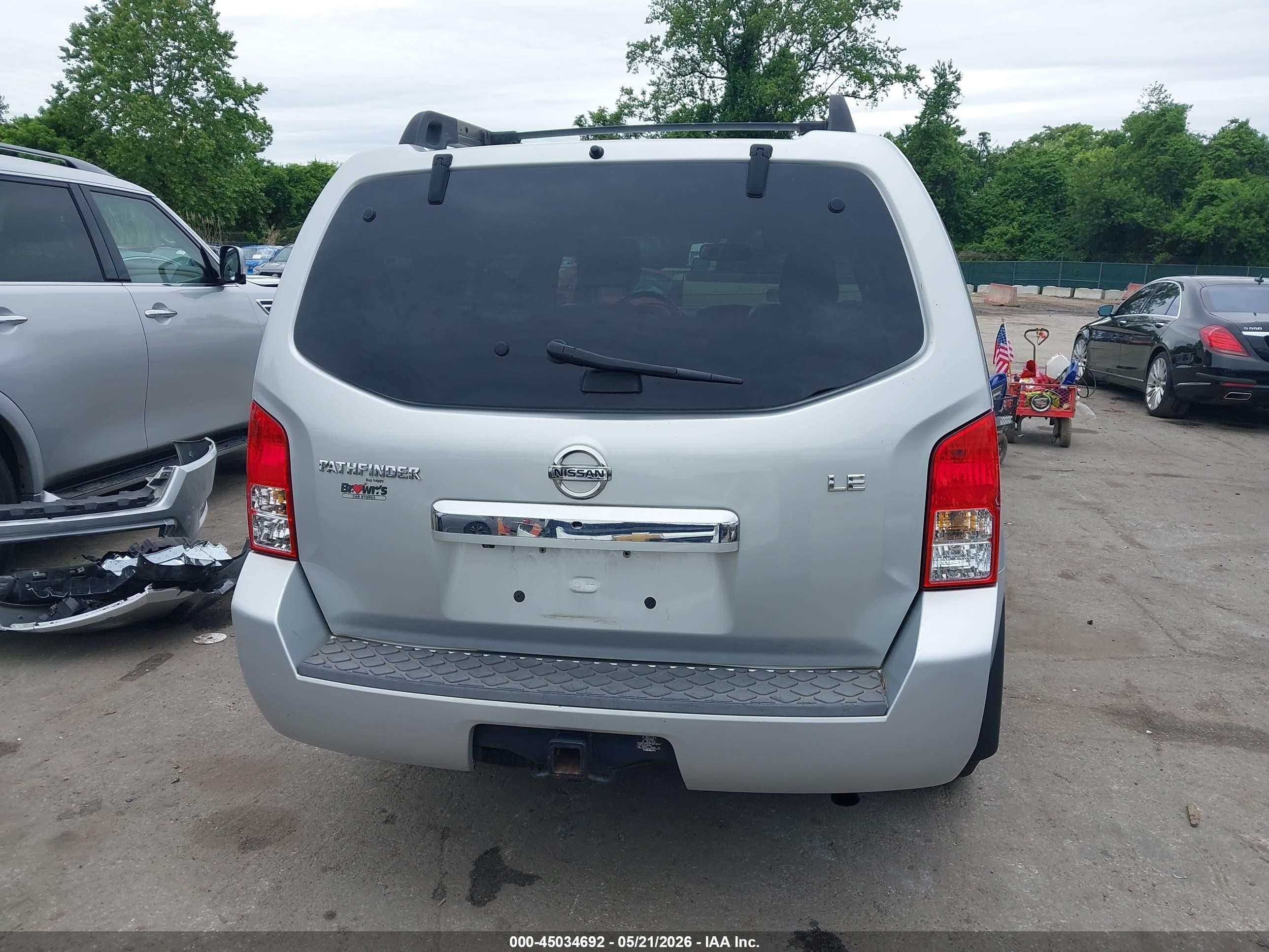 2010 Nissan Pathfinder Le V8 Silver vin: 5N1BR1NB5AC614505