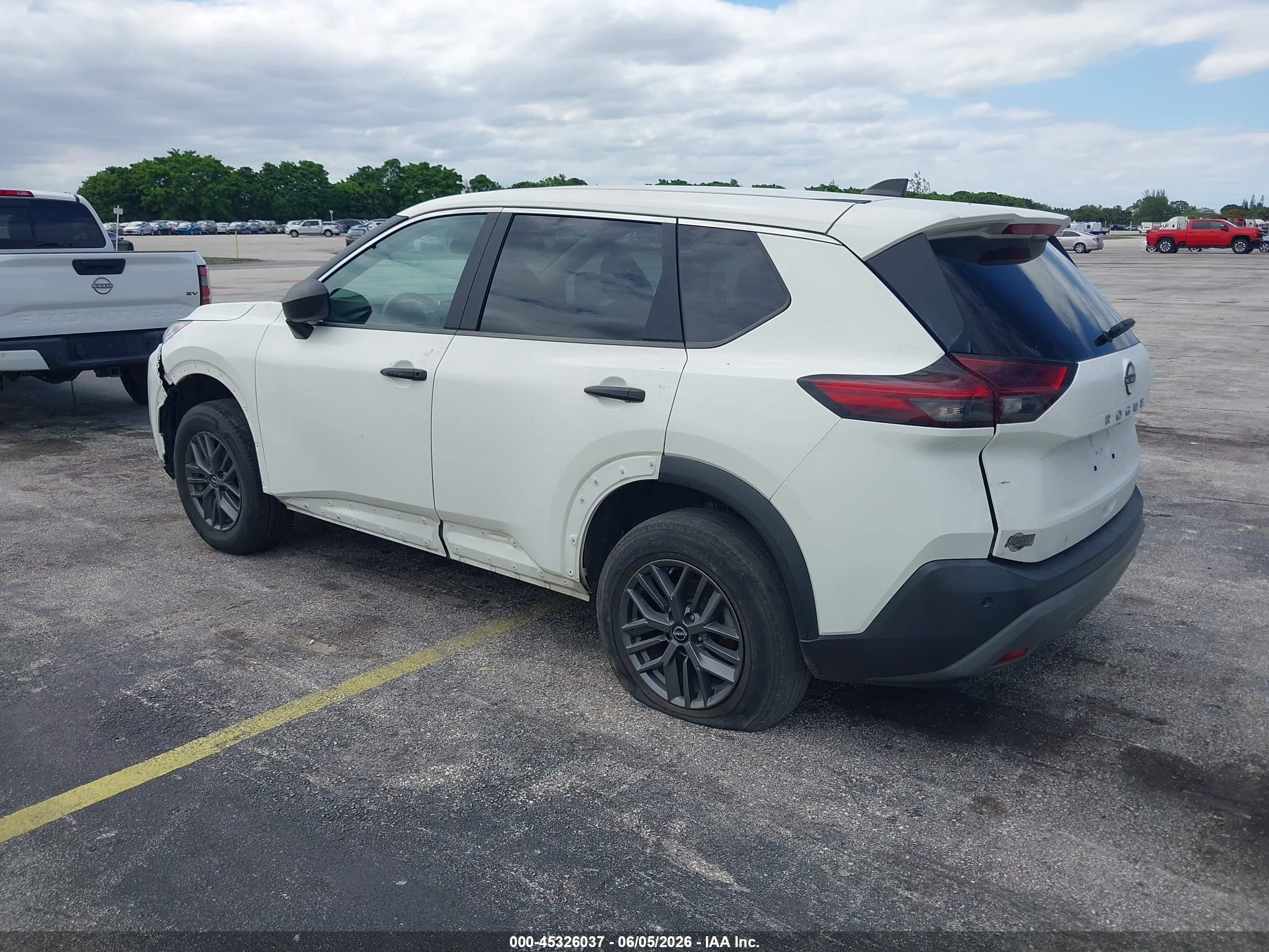 2023 Nissan Rogue S Fwd Белый vin: 5N1BT3AA4PC792392