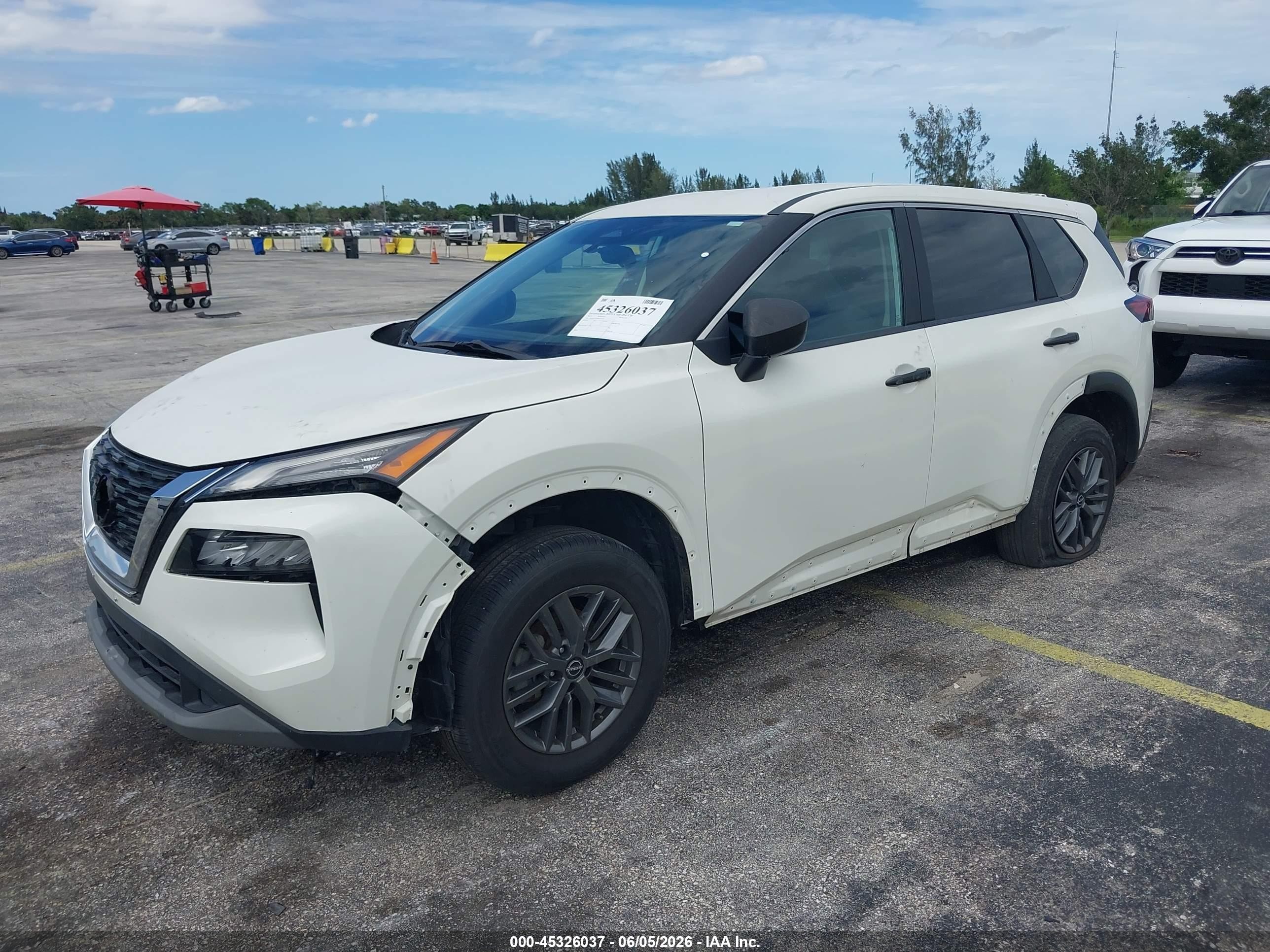 2023 Nissan Rogue S Fwd Белый vin: 5N1BT3AA4PC792392