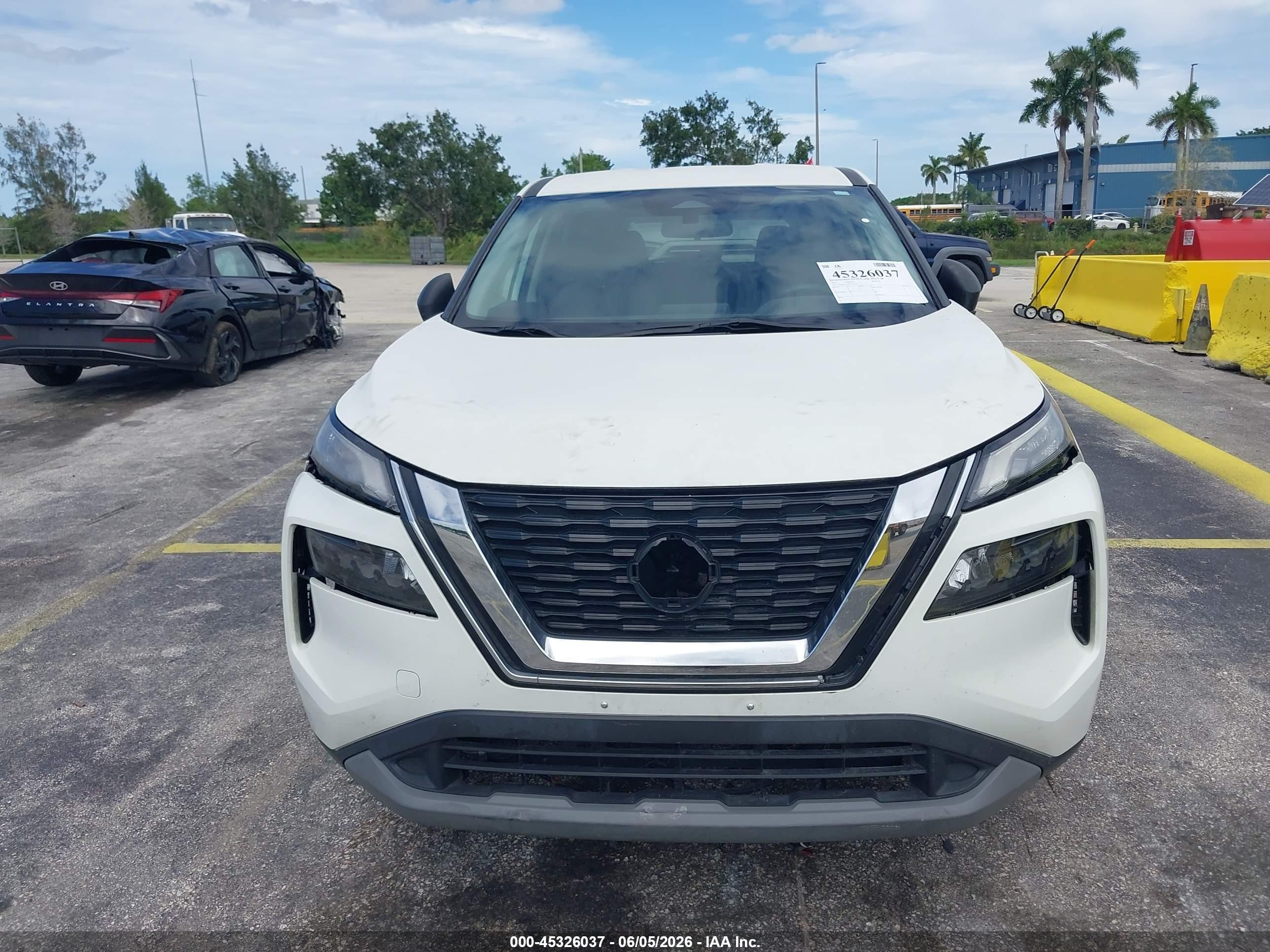2023 Nissan Rogue S Fwd Белый vin: 5N1BT3AA4PC792392