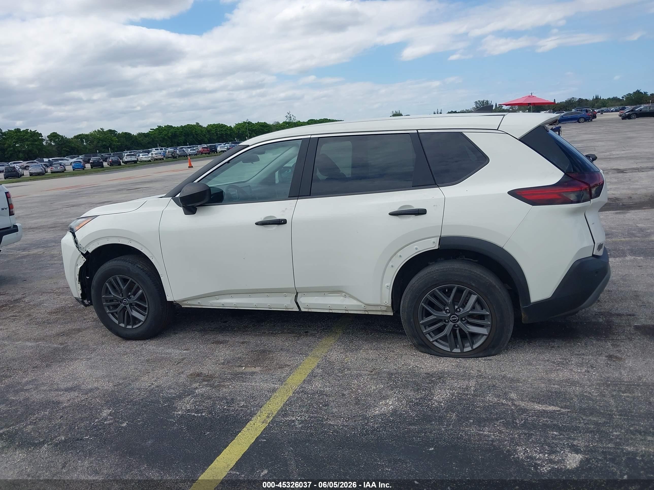 2023 Nissan Rogue S Fwd Белый vin: 5N1BT3AA4PC792392
