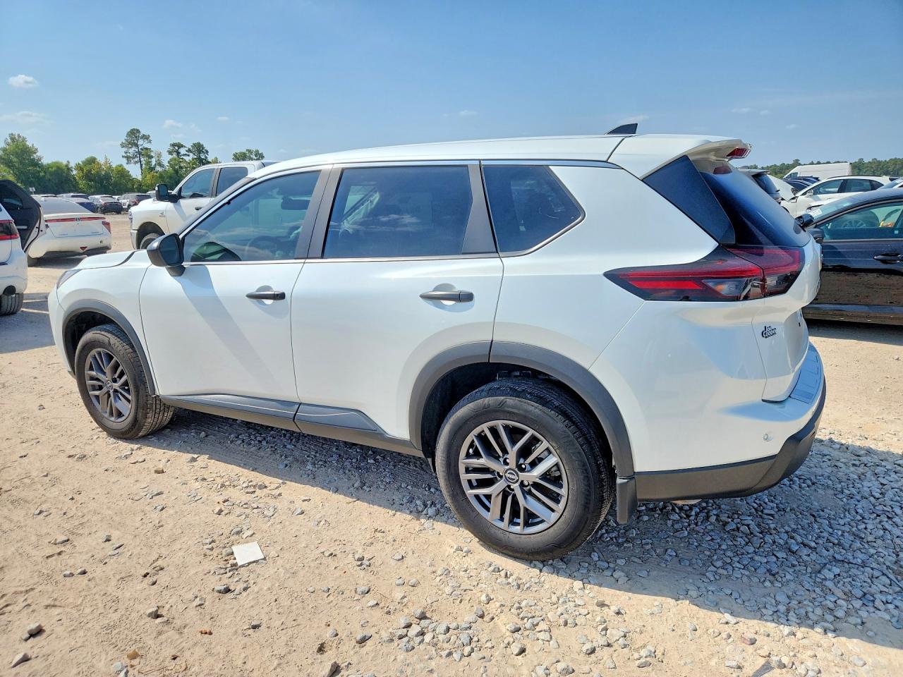 2024 Nissan Rogue S Белый vin: 5N1BT3AA4RC743339