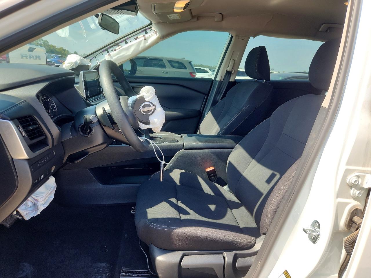 2024 Nissan Rogue S Белый vin: 5N1BT3AA4RC743339
