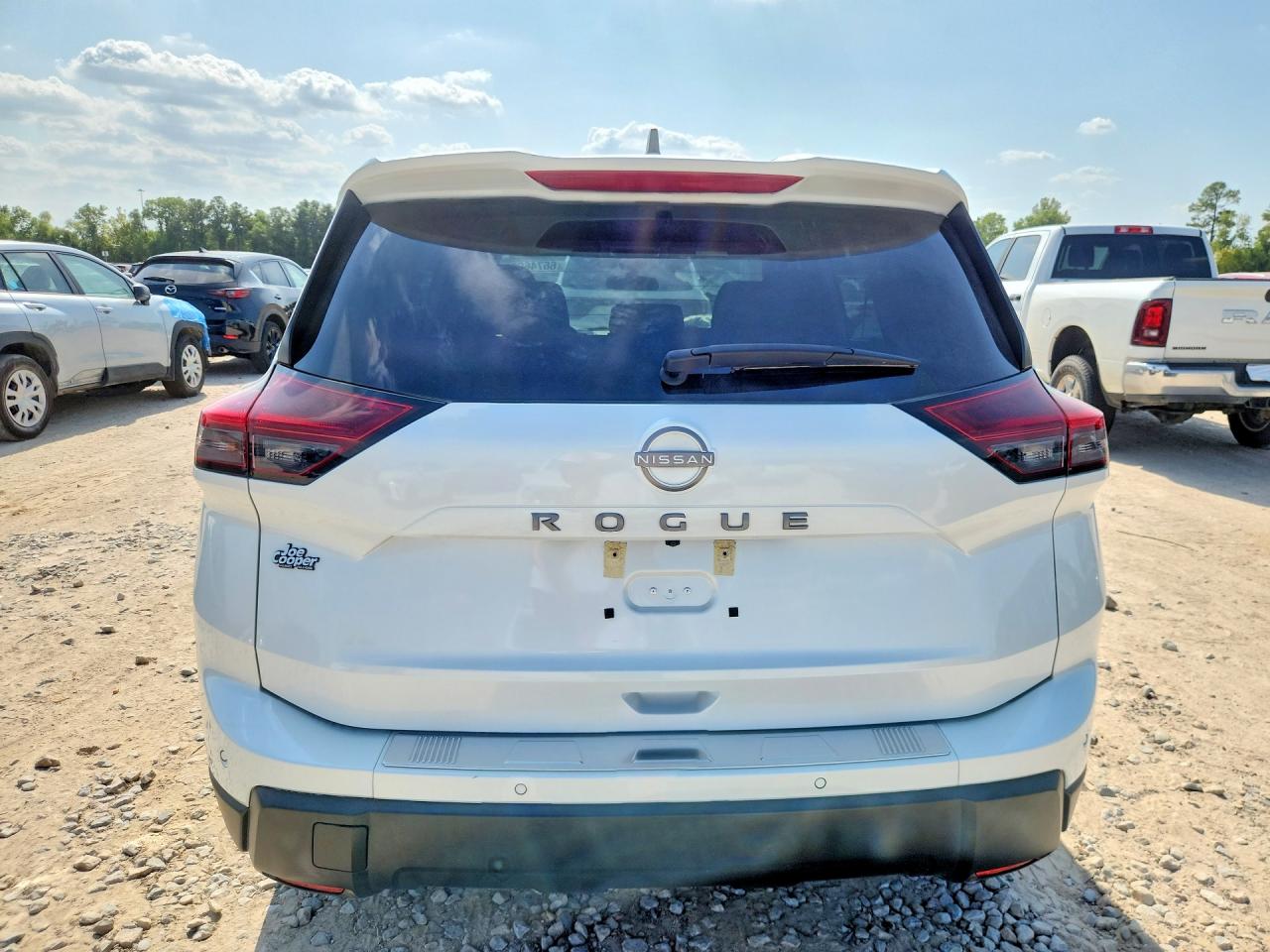 2024 Nissan Rogue S Белый vin: 5N1BT3AA4RC743339