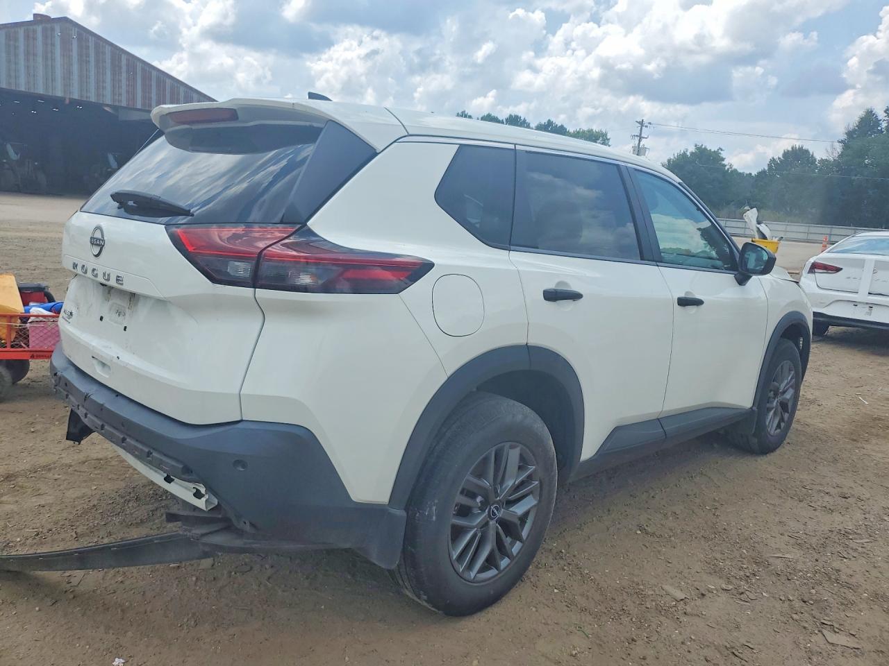 2023 Nissan Rogue S White vin: 5N1BT3AA6PC744473