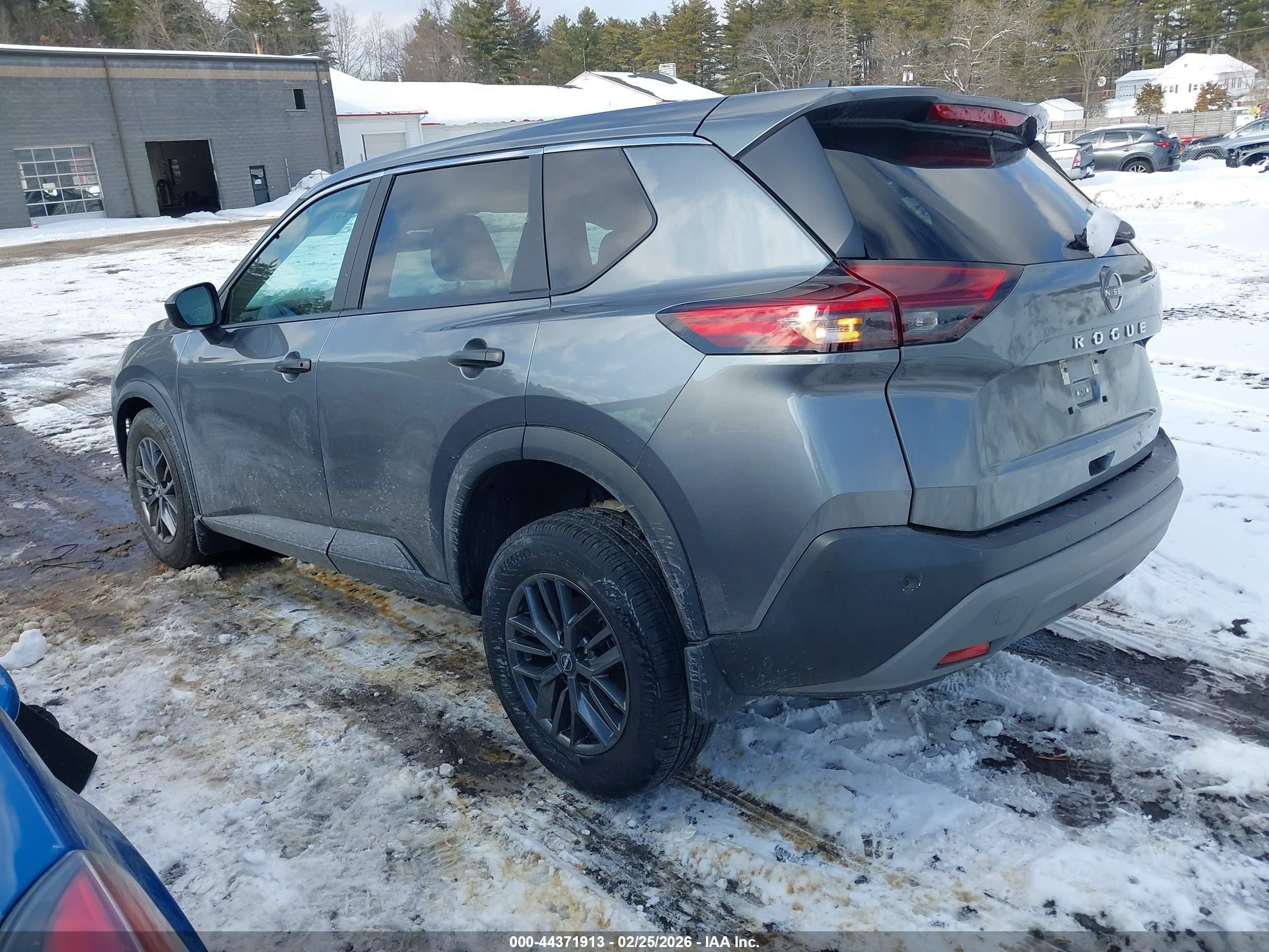 2023 Nissan Rogue S Fwd Silver vin: 5N1BT3AA7PC853072