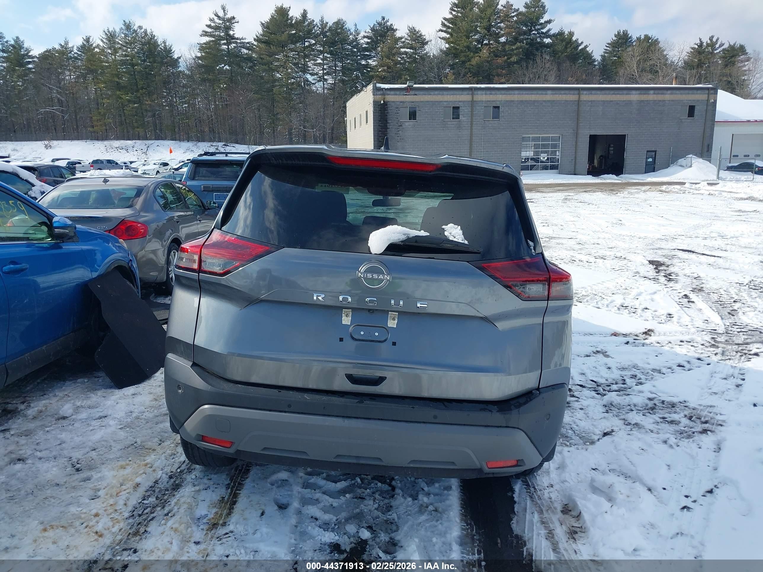 2023 Nissan Rogue S Fwd Silver vin: 5N1BT3AA7PC853072