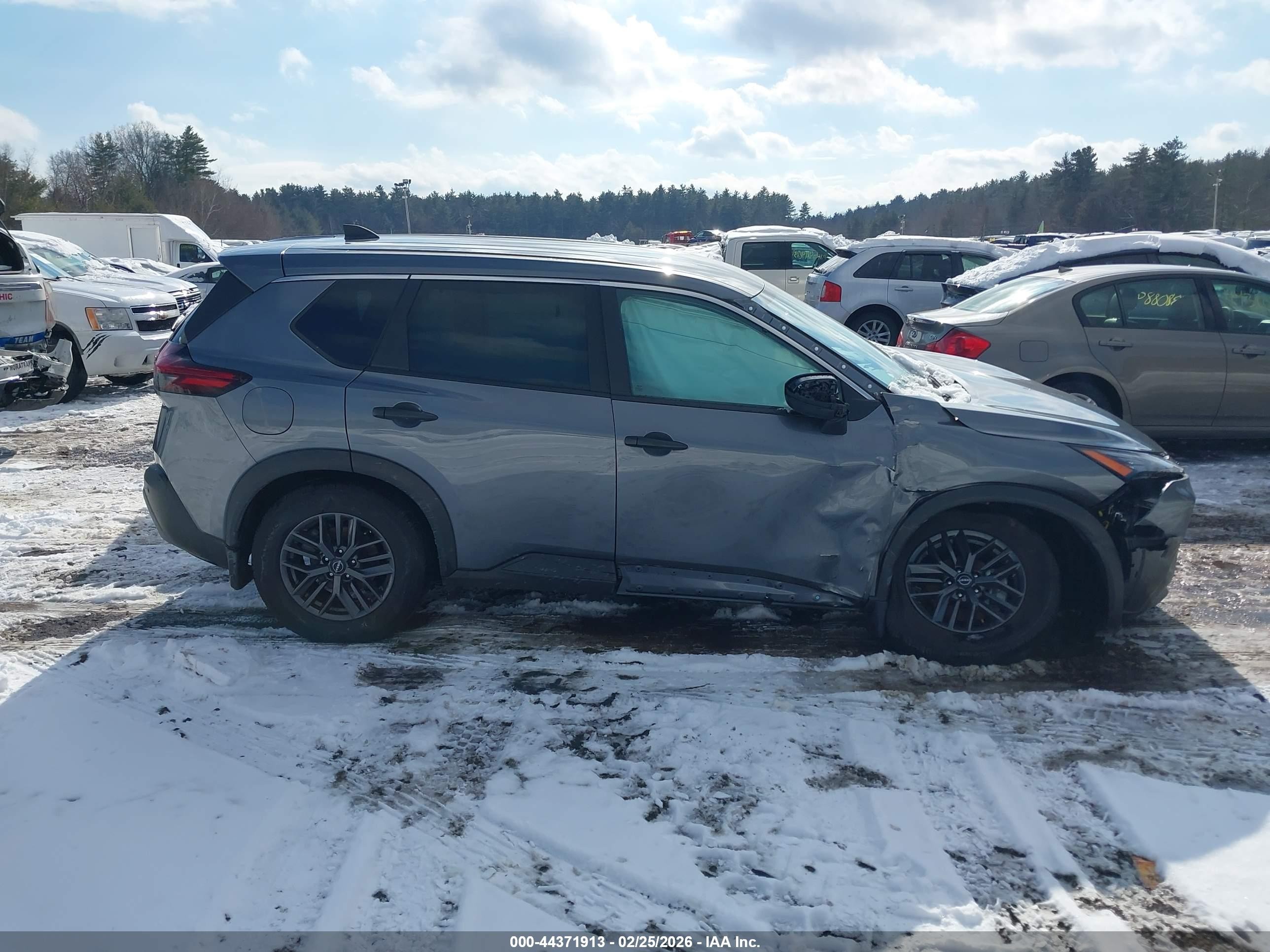 2023 Nissan Rogue S Fwd Silver vin: 5N1BT3AA7PC853072