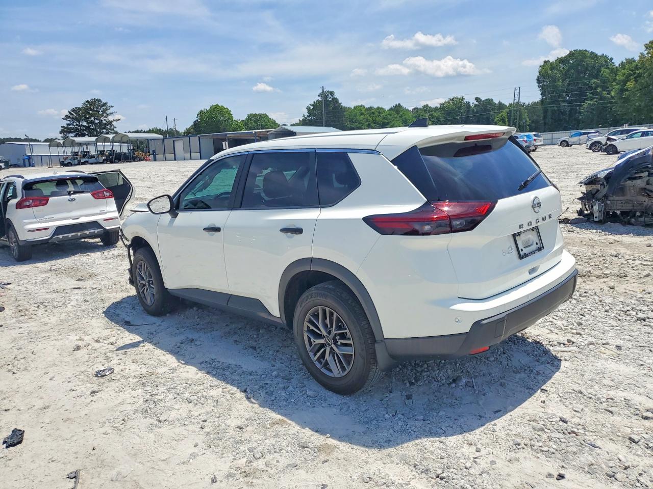 2024 Nissan Rogue S White vin: 5N1BT3AAXRC761716