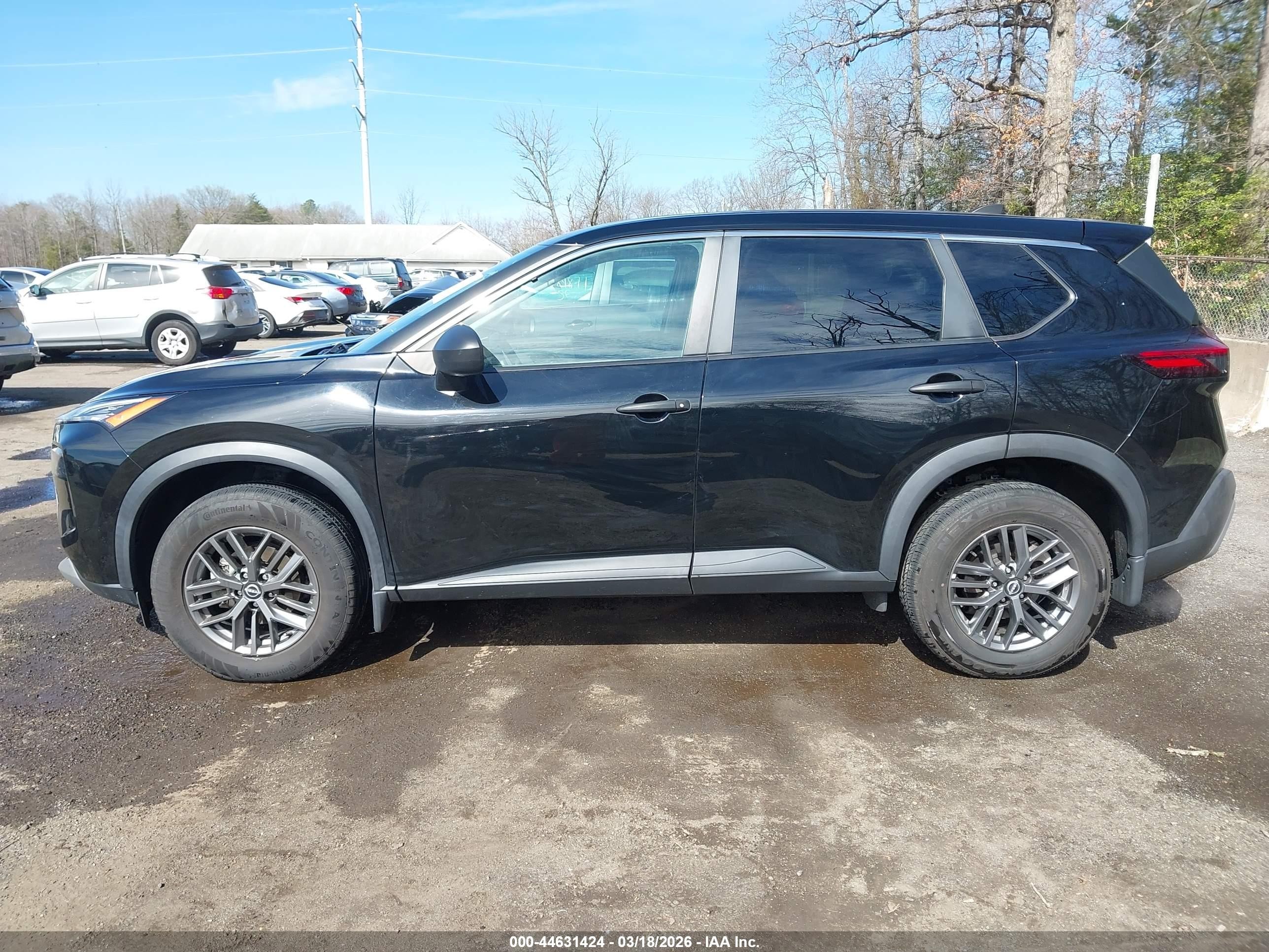 2022 Nissan Rogue S Intelligent Awd Черный vin: 5N1BT3AB1NC718014