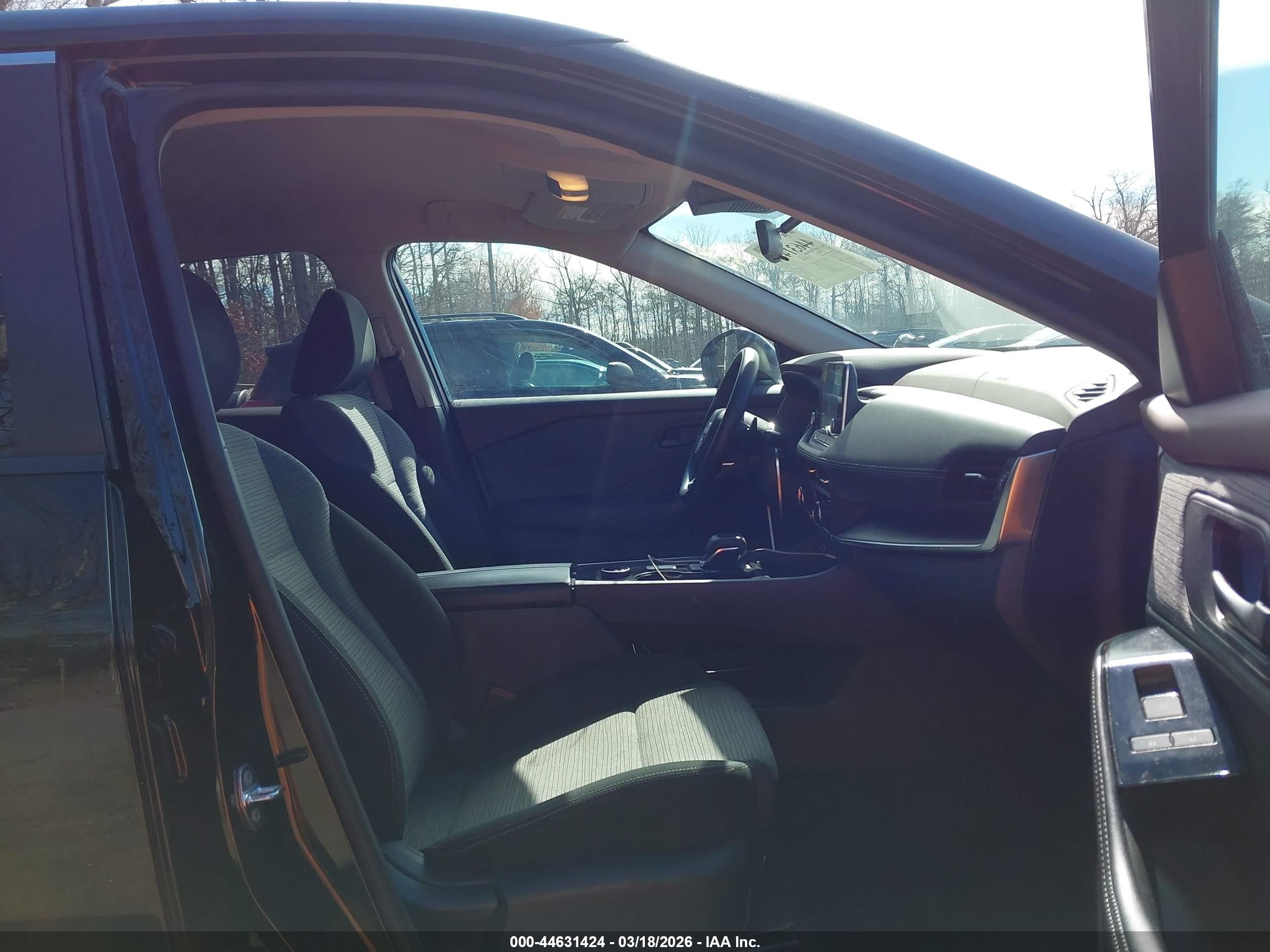 2022 Nissan Rogue S Intelligent Awd Черный vin: 5N1BT3AB1NC718014