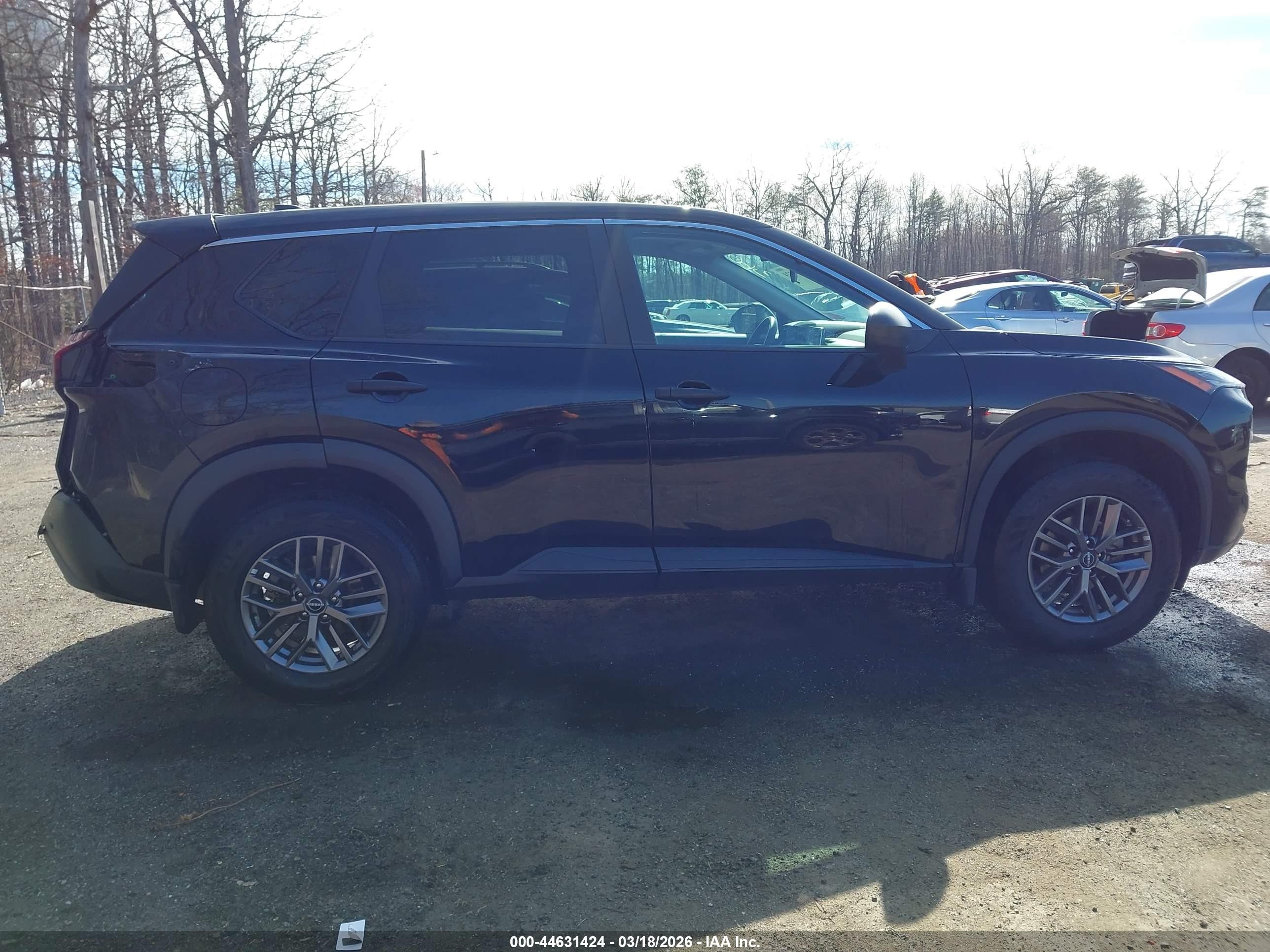 2022 Nissan Rogue S Intelligent Awd Черный vin: 5N1BT3AB1NC718014