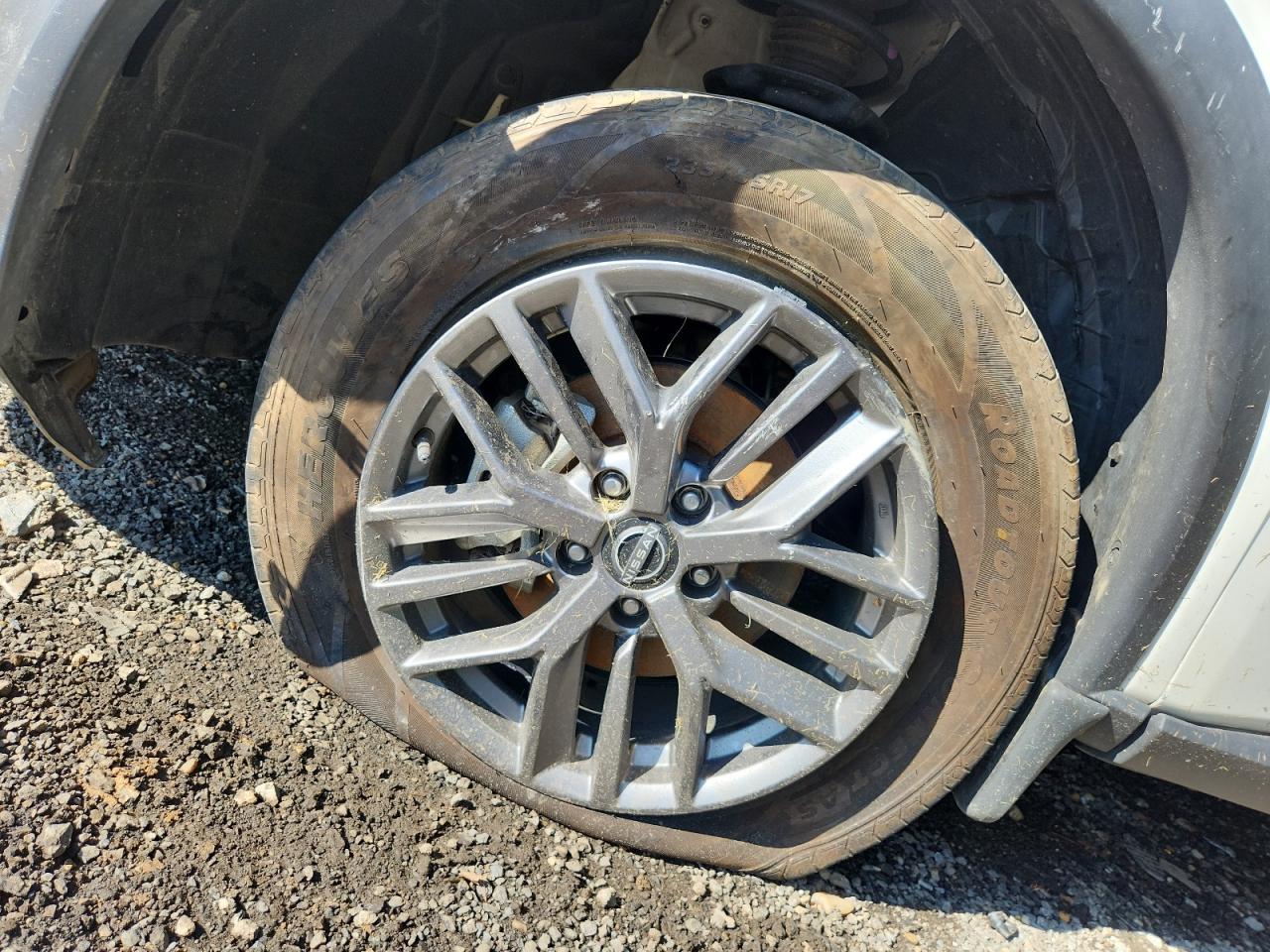 2024 Nissan Rogue S White vin: 5N1BT3AB2RC689905 Damage: Left Front Wheel, Curb Rash, > 12 Inches