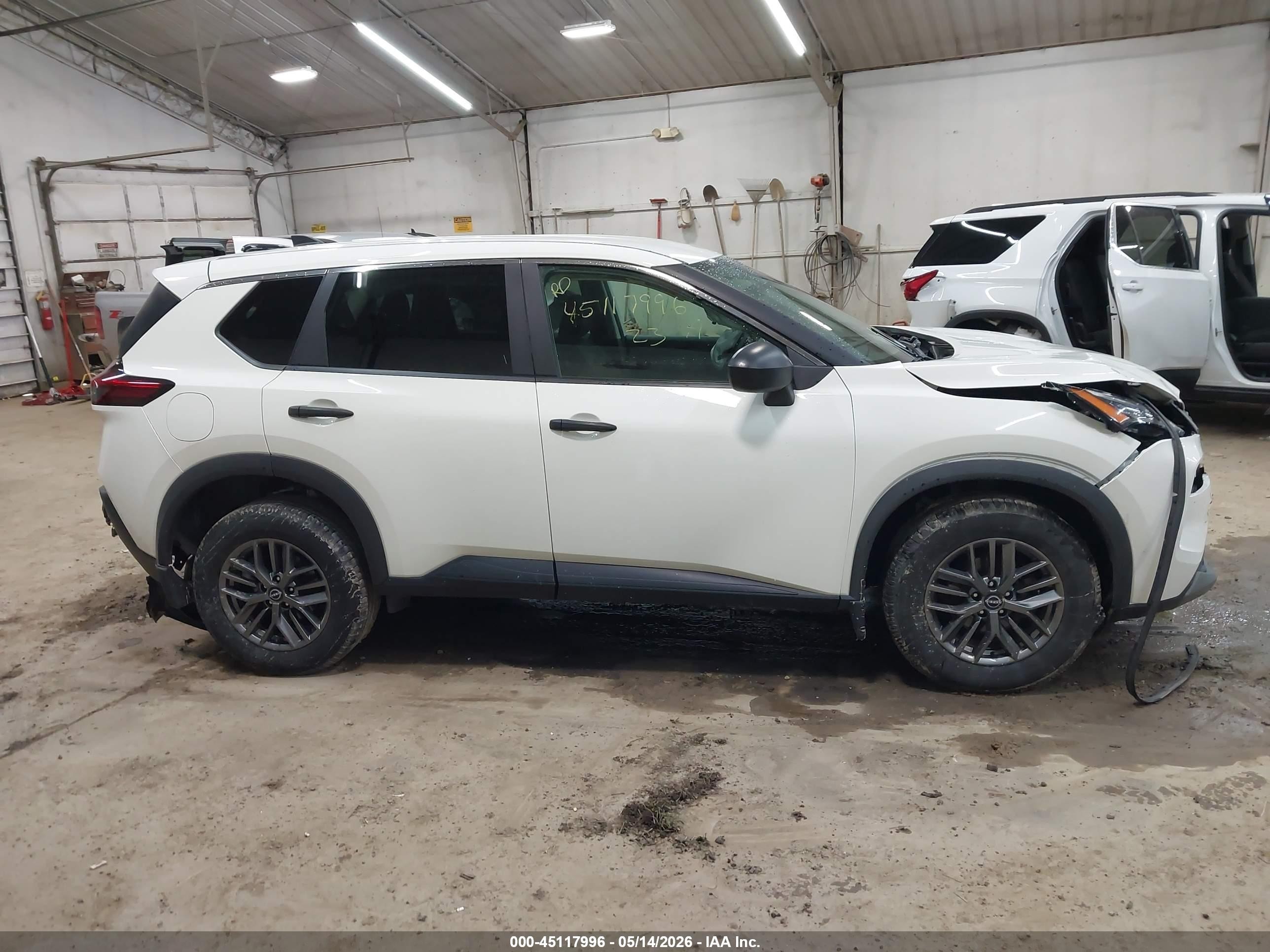 2023 Nissan Rogue S Intelligent Awd Белый vin: 5N1BT3AB6PC808472