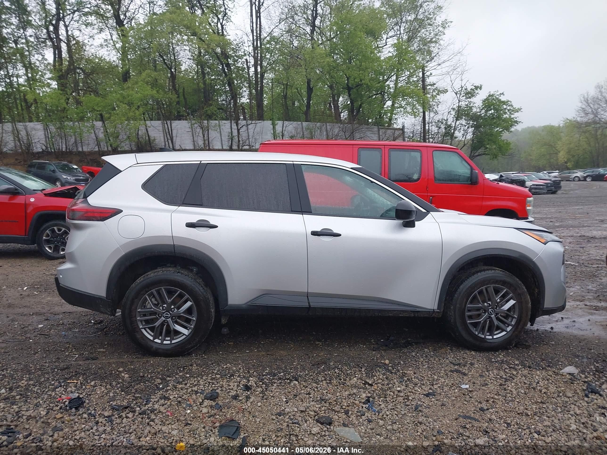2024 Nissan Rogue S Intelligent Awd Серебряный vin: 5N1BT3AB7RC674882