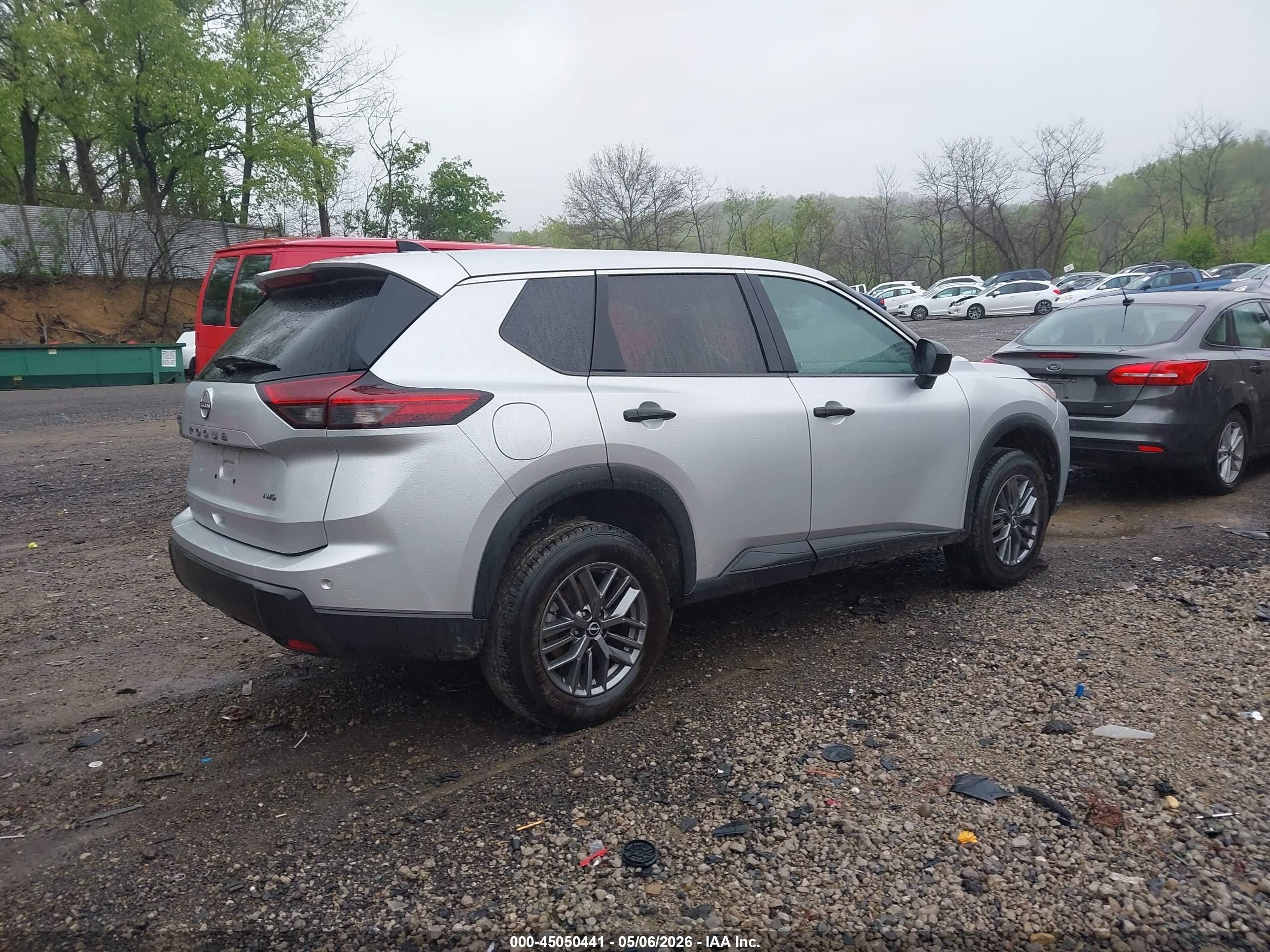 2024 Nissan Rogue S Intelligent Awd Серебряный vin: 5N1BT3AB7RC674882
