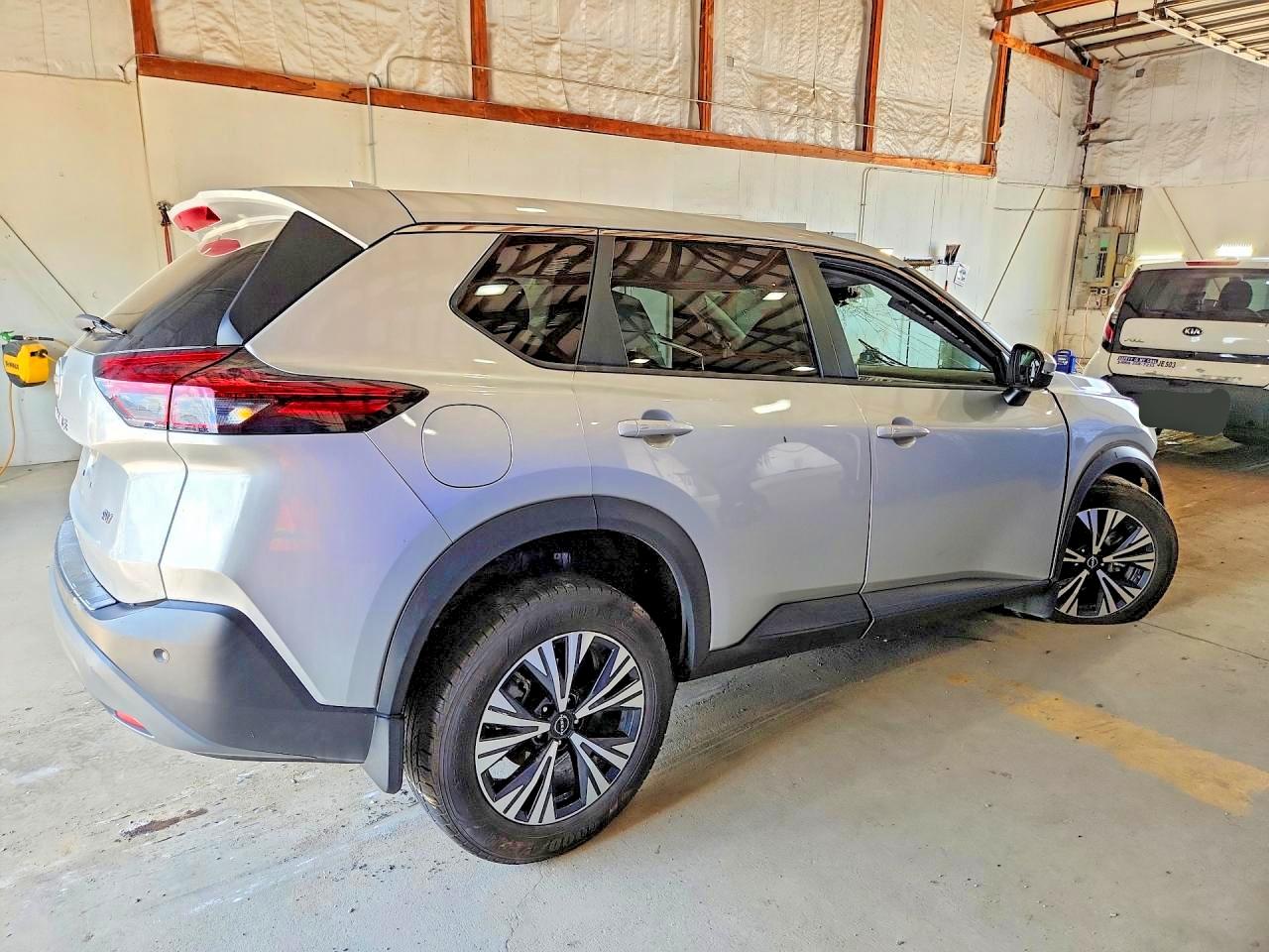 2022 Nissan Rogue Sv Silver vin: 5N1BT3BA0NC697694