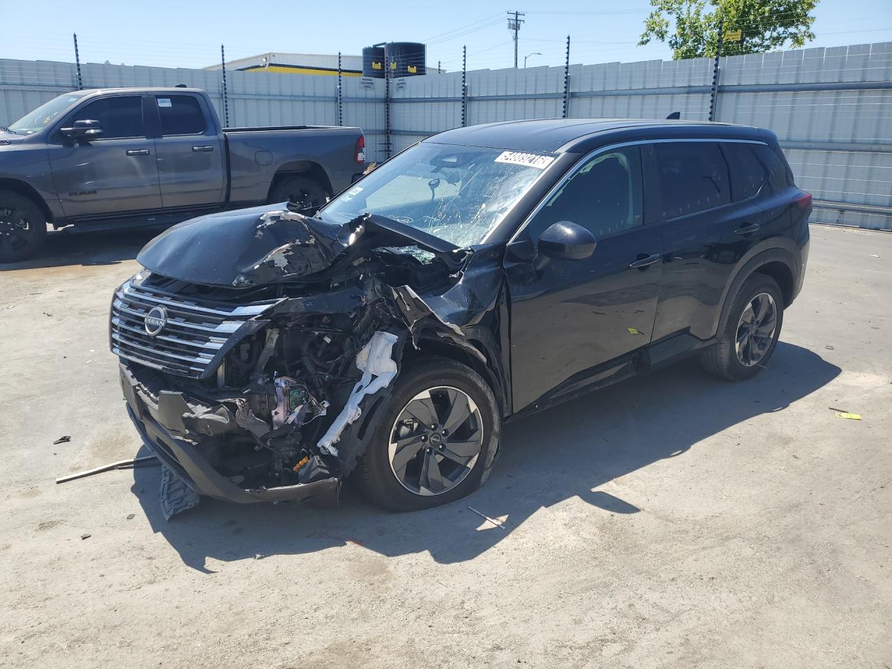 2025 Nissan Rogue Sv Черный vin: 5N1BT3BA0SC808613 Damage: Left Front Fender, Severe Damage, Replacement Required