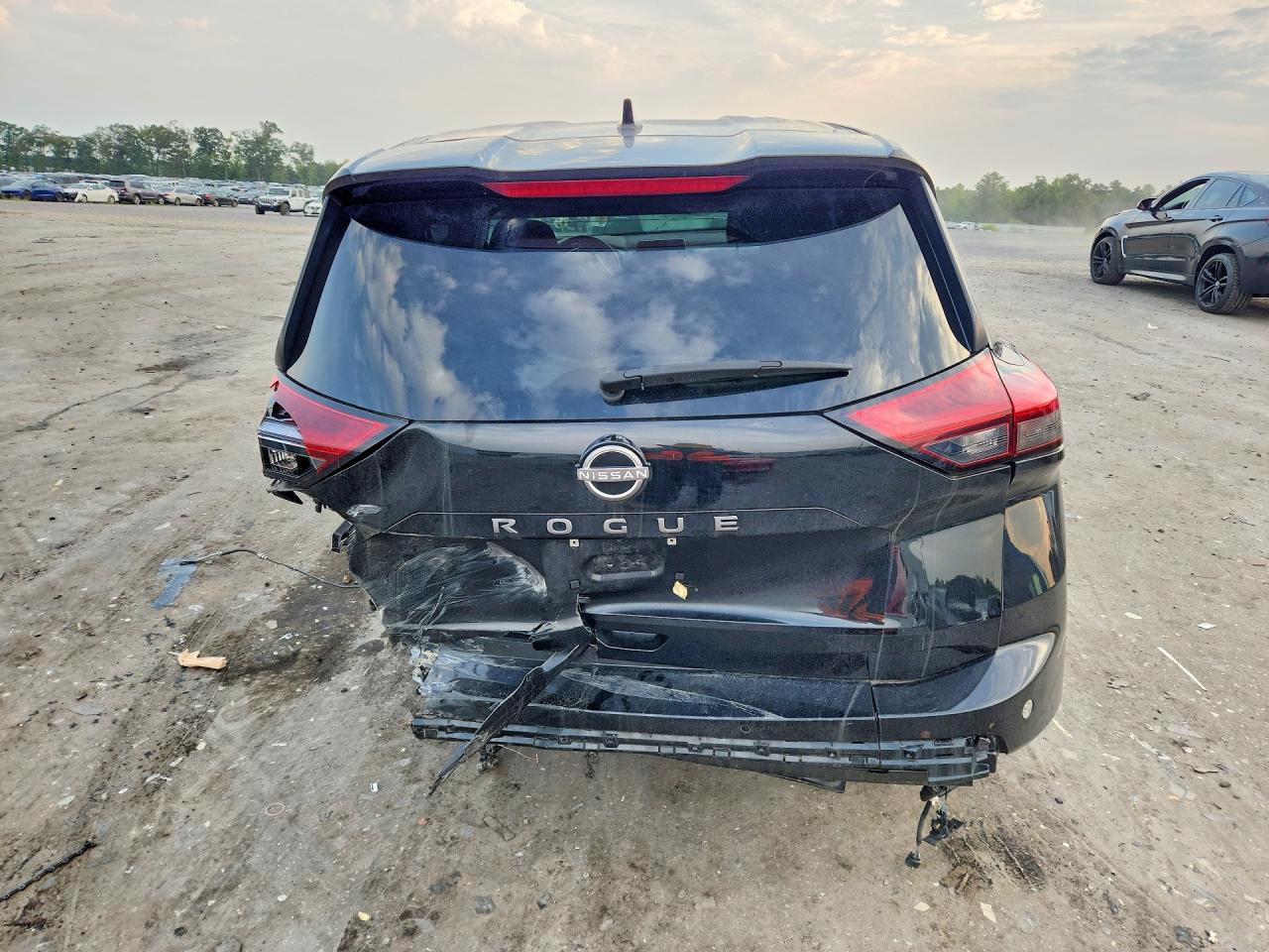 2025 Nissan Rogue Sv Black vin: 5N1BT3BA1SC795581