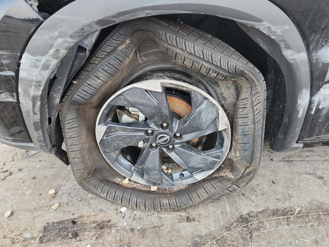 2025 Nissan Rogue Sv Black vin: 5N1BT3BA1SC795581 Damage: Left Front Tire, Cut, Replacement Required