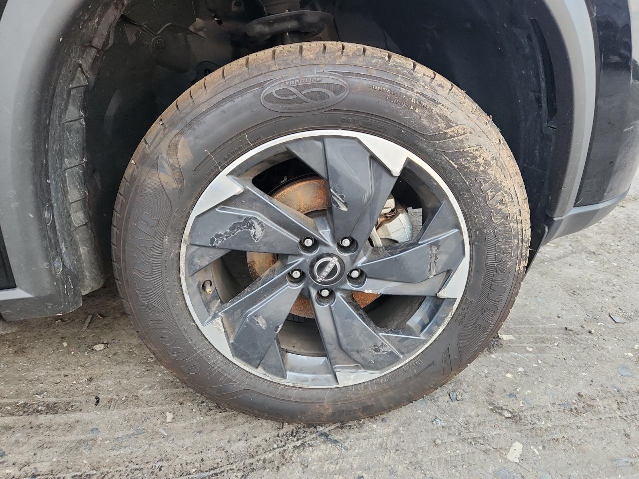 2025 Nissan Rogue Sv Black vin: 5N1BT3BA1SC795581 Damage: Right Front Wheel, Curb Rash, > 12 Inches