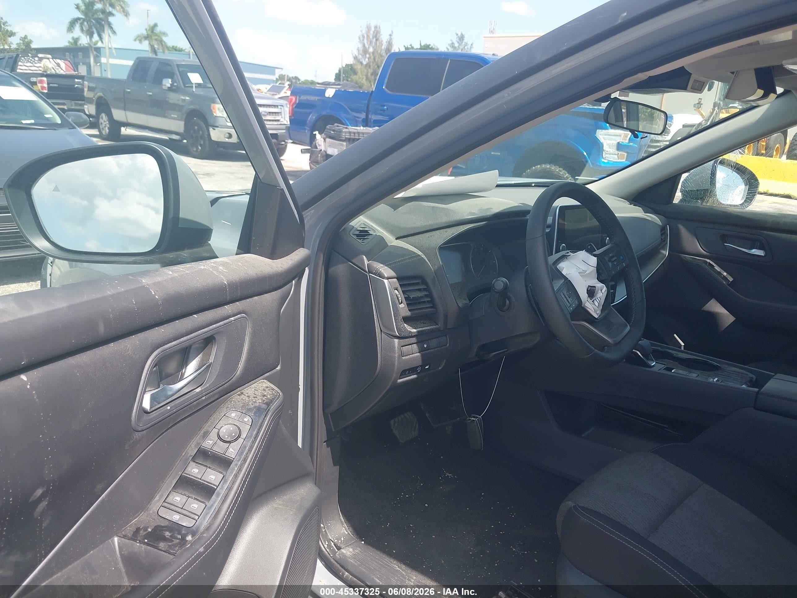 2026 Nissan Rogue Sv Серый vin: 5N1BT3BA1TC750903