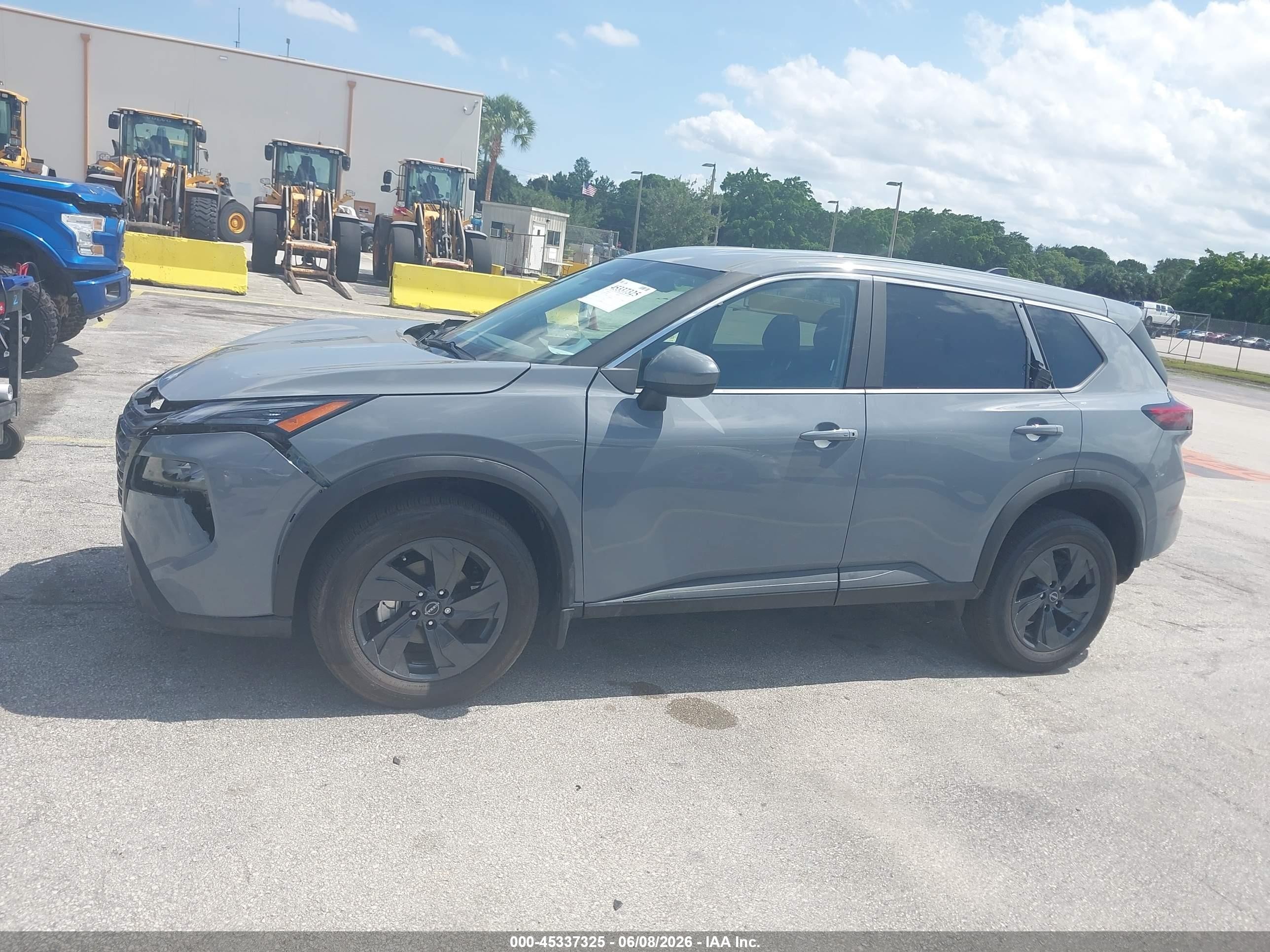 2026 Nissan Rogue Sv Серый vin: 5N1BT3BA1TC750903