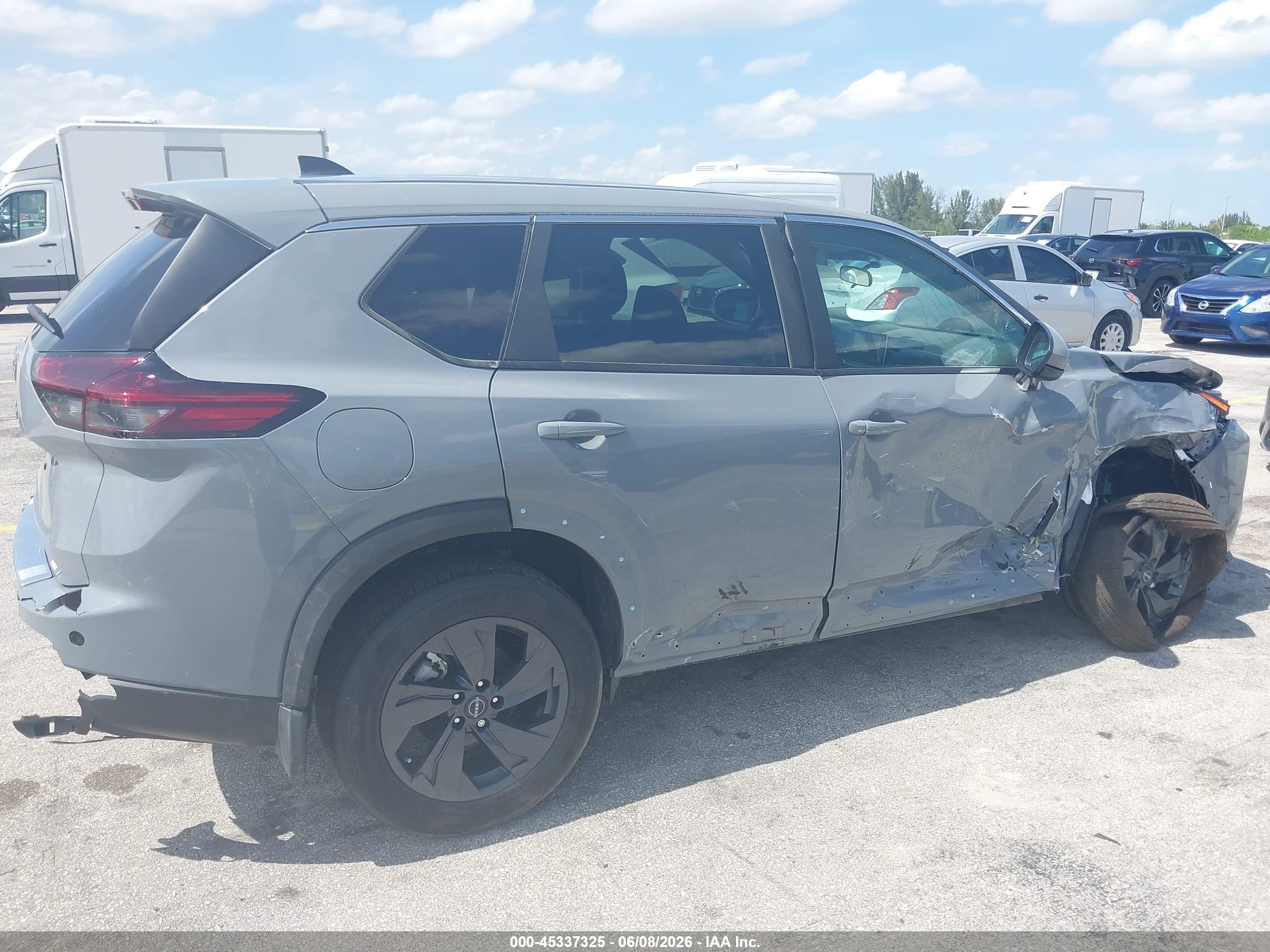 2026 Nissan Rogue Sv Серый vin: 5N1BT3BA1TC750903