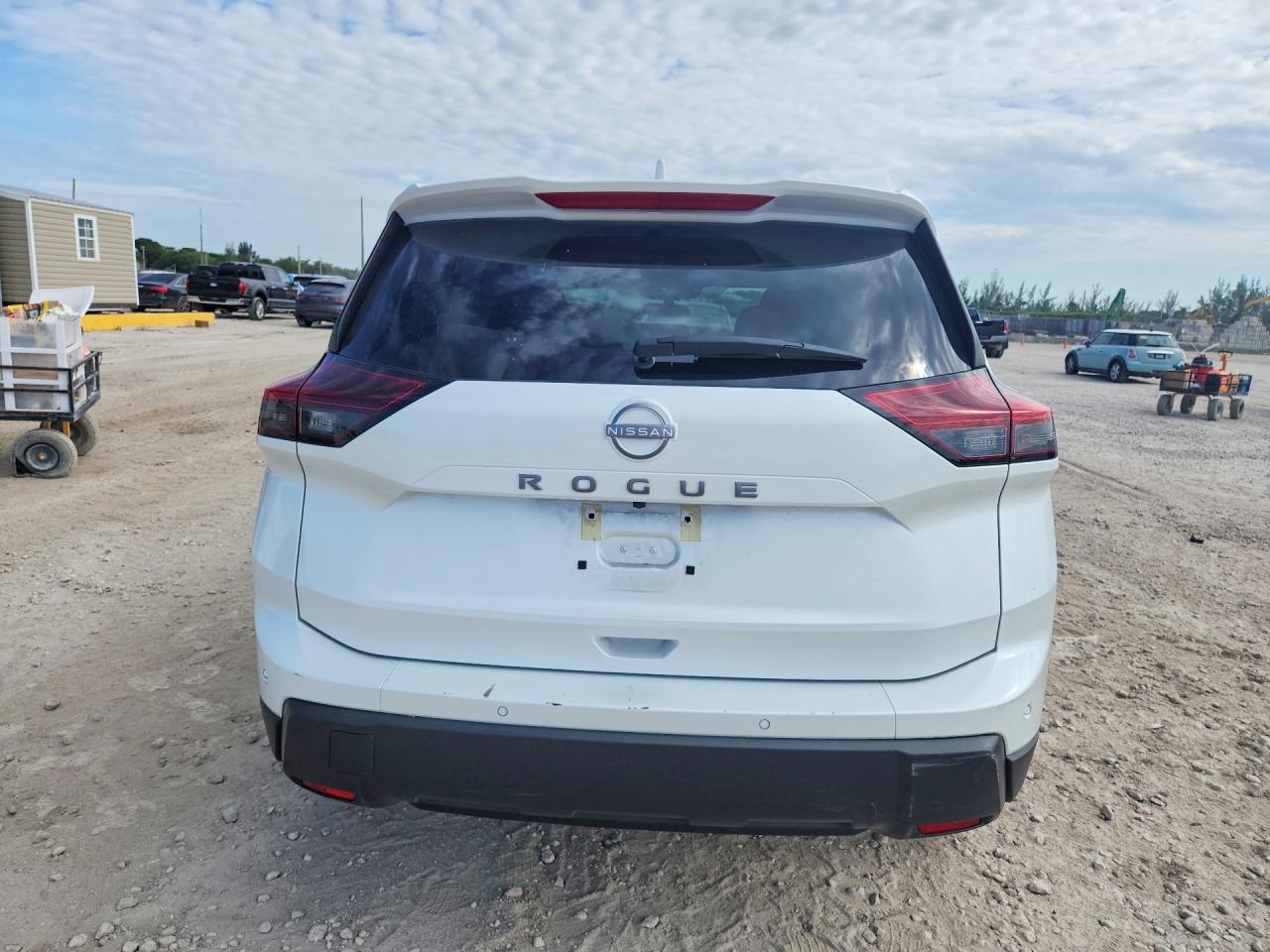 2026 Nissan Rogue Sv Белый vin: 5N1BT3BA2TC735505