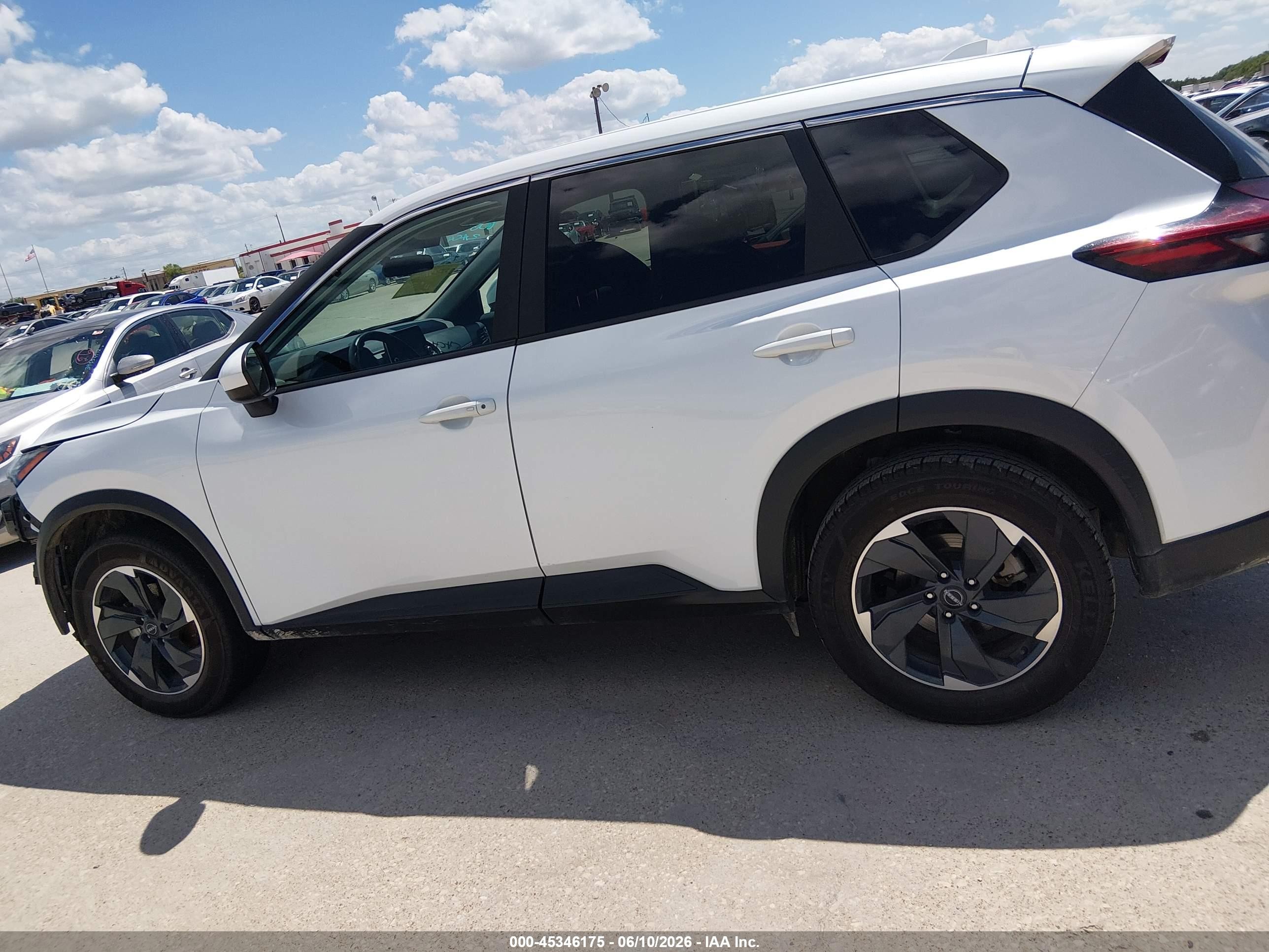 2024 Nissan Rogue Sv Fwd Белый vin: 5N1BT3BA3RC682130