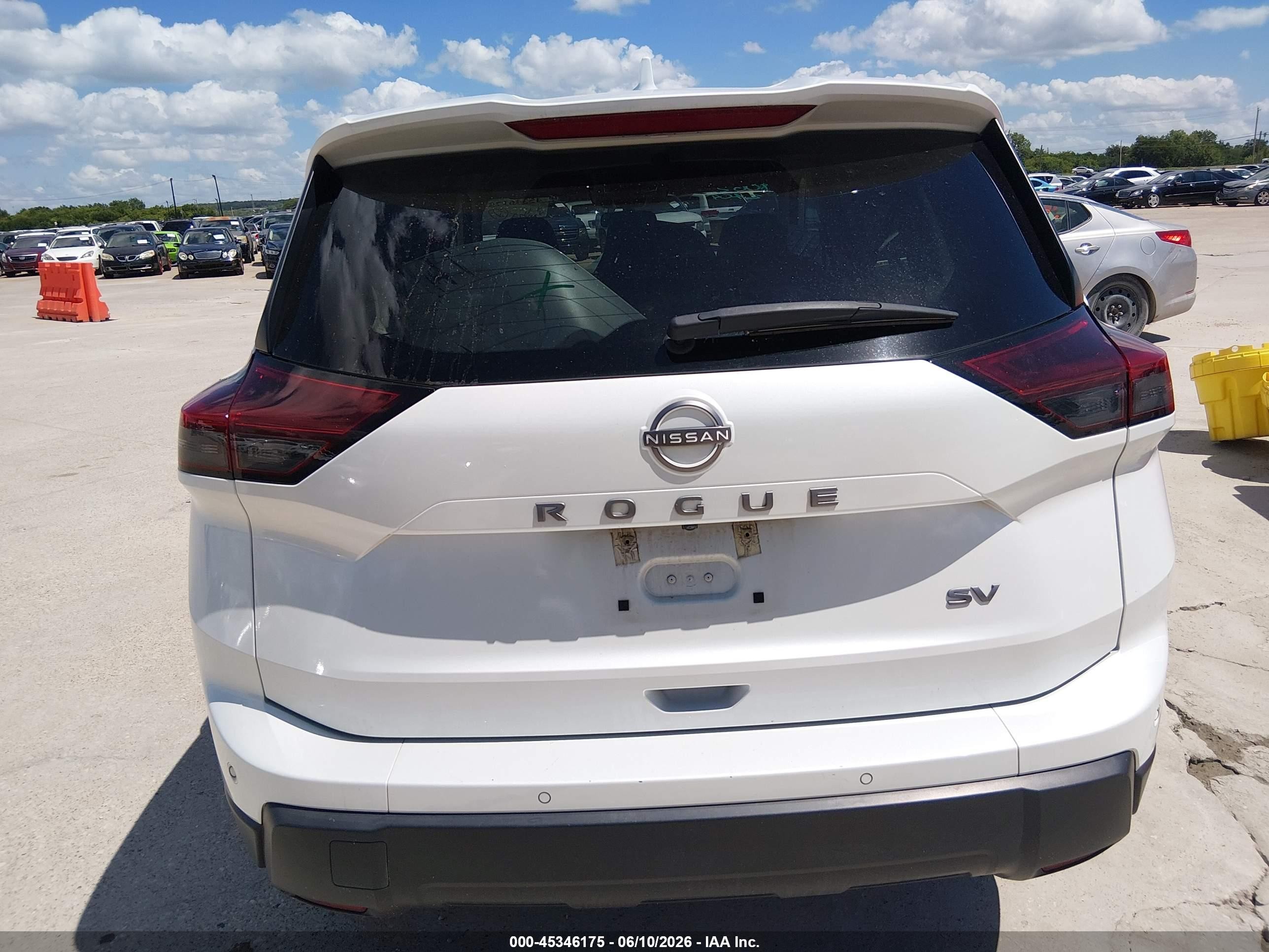 2024 Nissan Rogue Sv Fwd Белый vin: 5N1BT3BA3RC682130